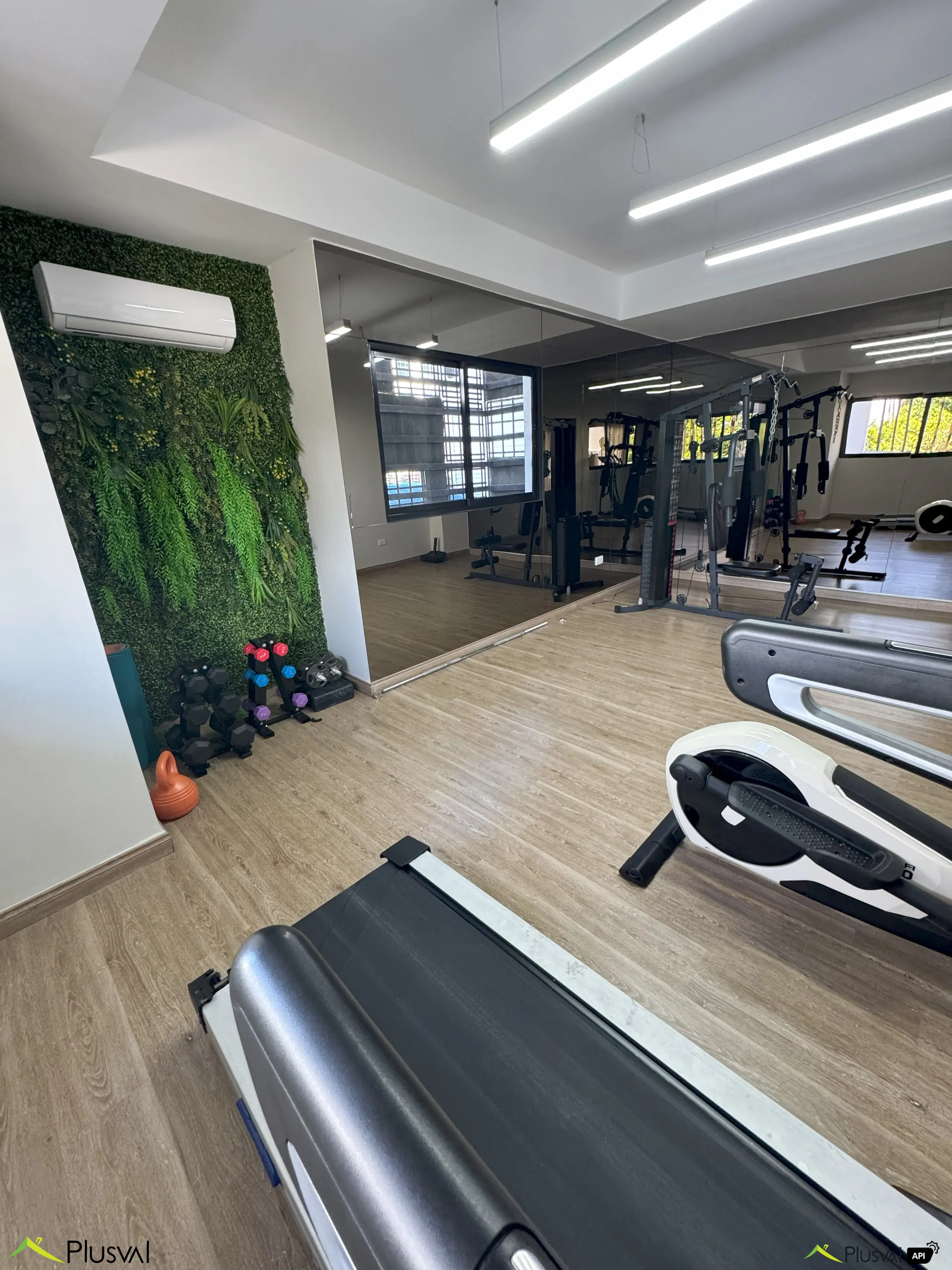 Amplio apartamento en Venta - Evaristo Morales 449996