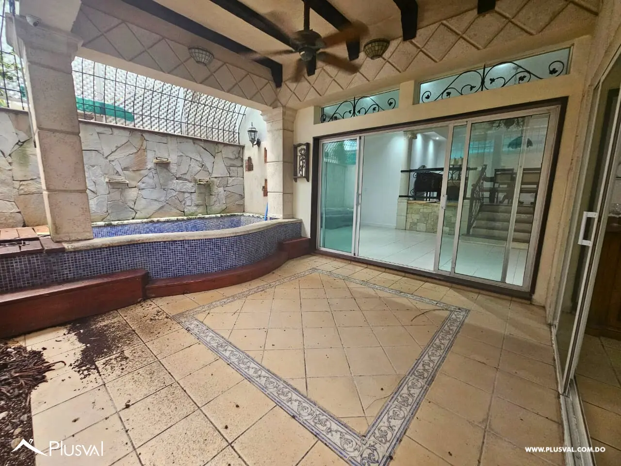 Casa en venta de 3 habitaciones en Piantini 470972