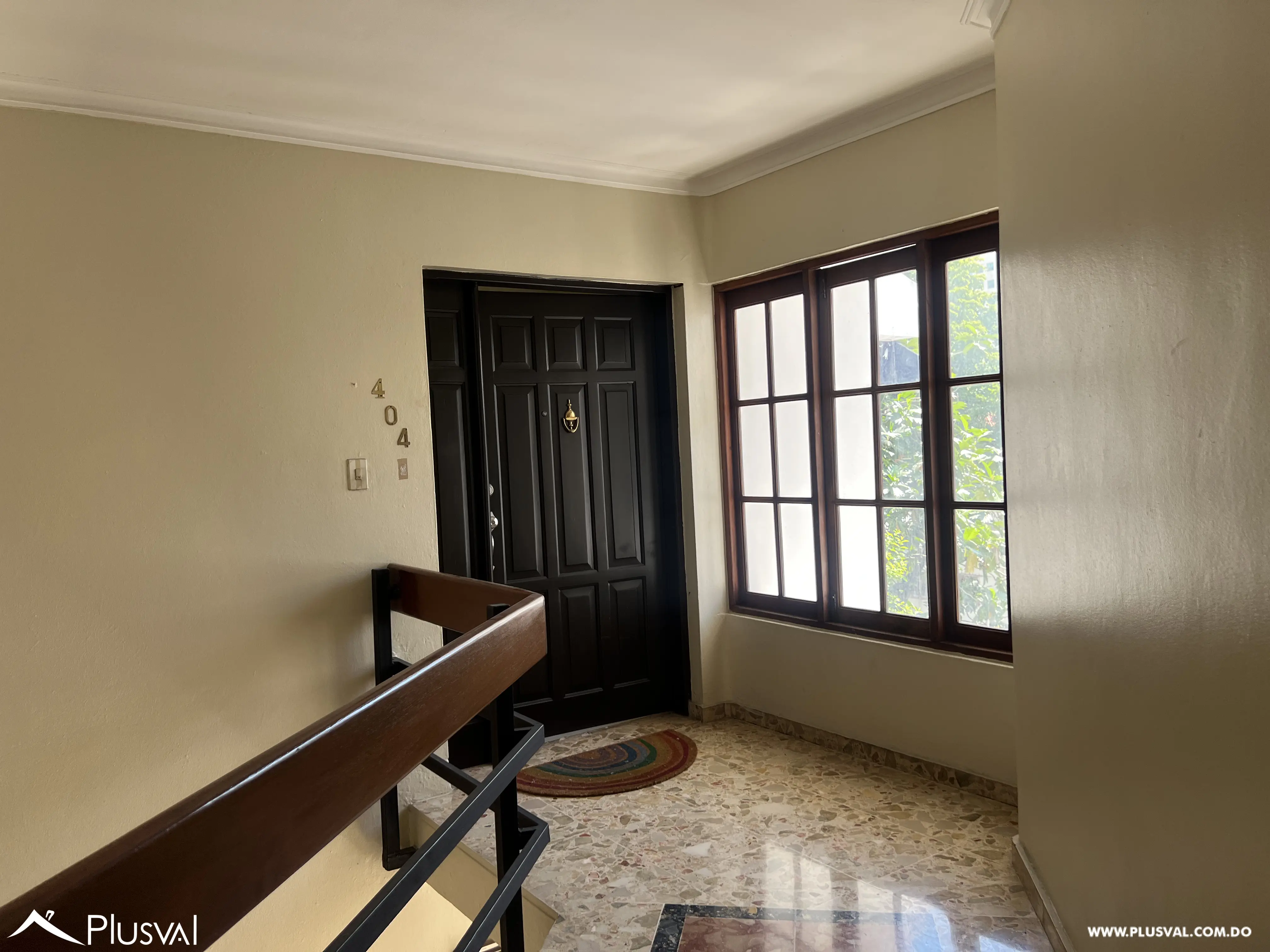 Amplio apartamento en venta en Piantini 488519