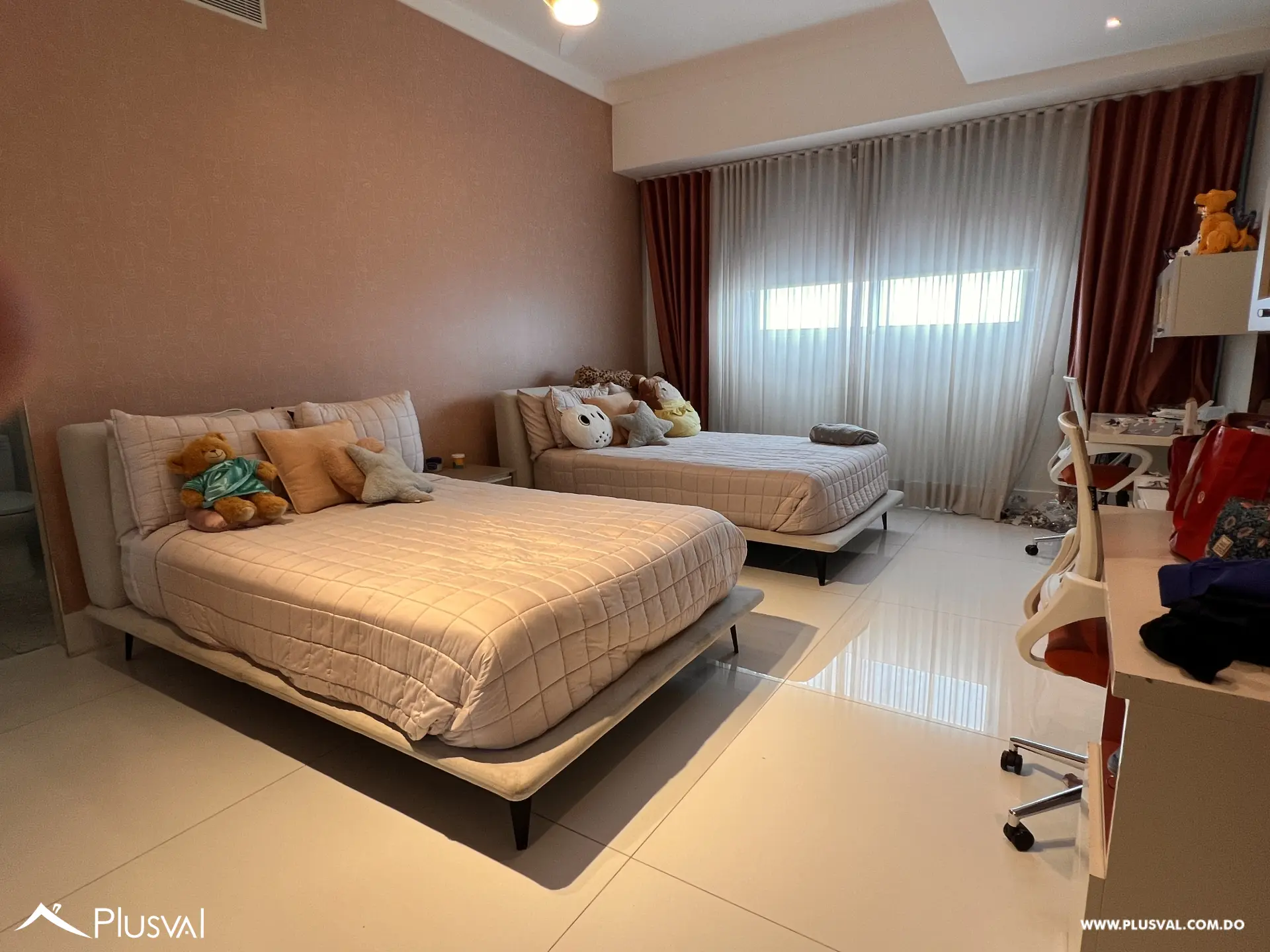 Amplio e Iluminado apartamento de venta en Piantini, piso alto y 5 parqueos 532887