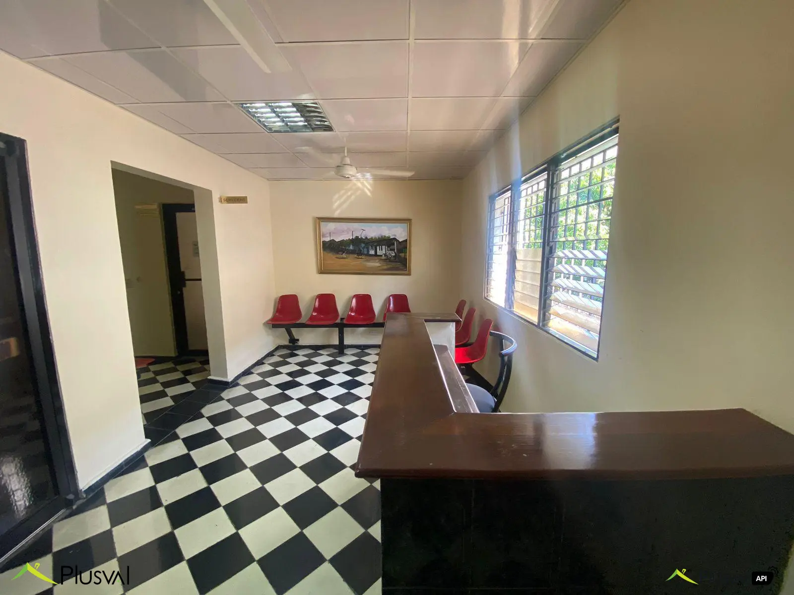 Alquilo Excelente Local Centro Odontologico Uruguay en Gazcue- Calle Uruguay 1, Gazcue 445508