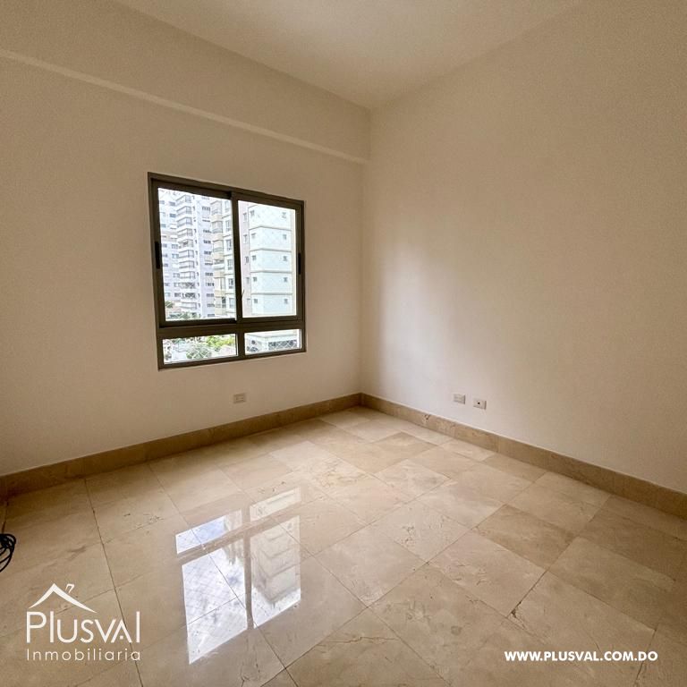 Alquiler de apartamento con amplio balcón en Piantini 344447