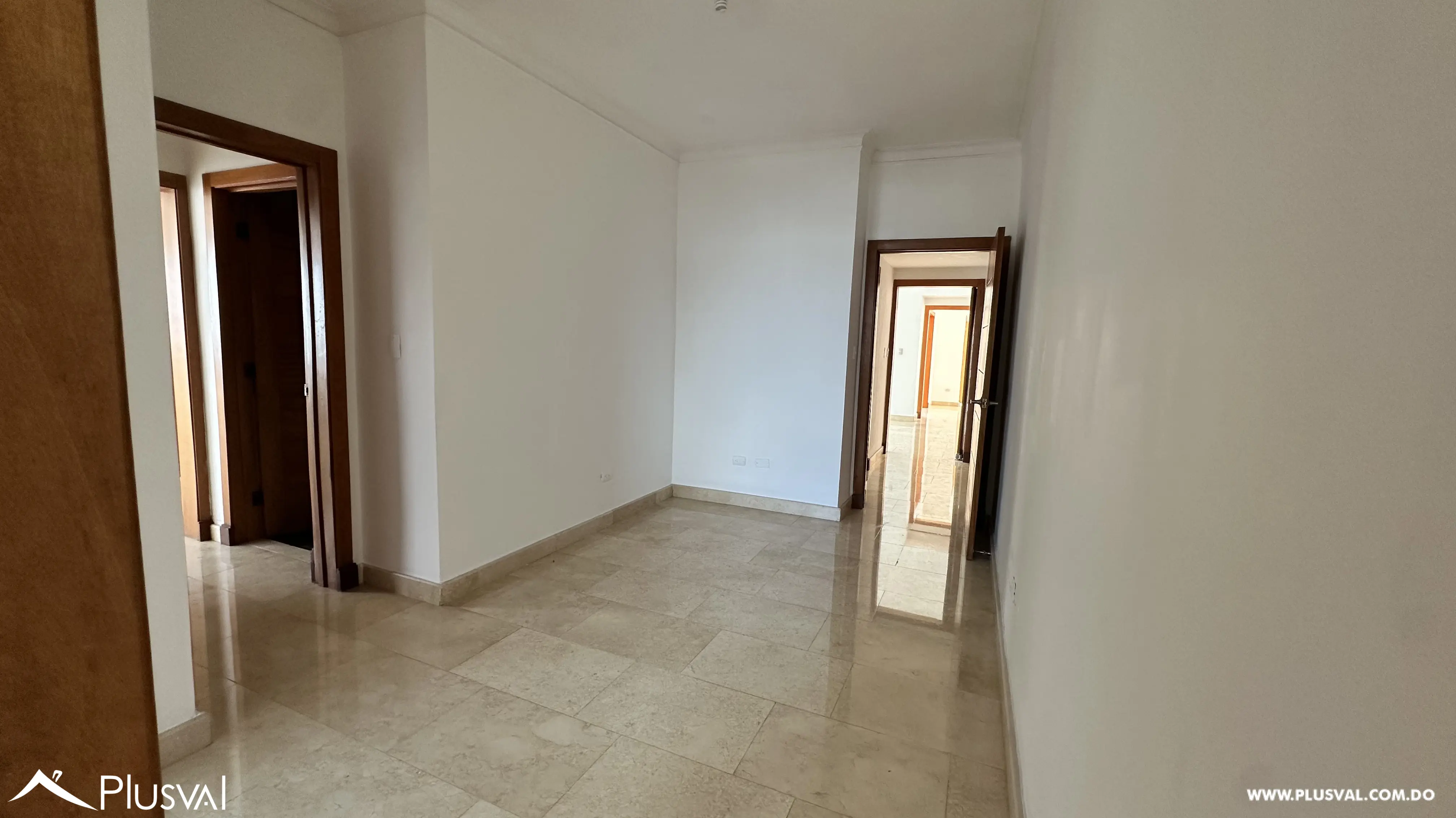 Apartamento en venta de 3 habitaciones con vista al mar en Avenida Enriquillo, piso alto y 3 parqueos 499607