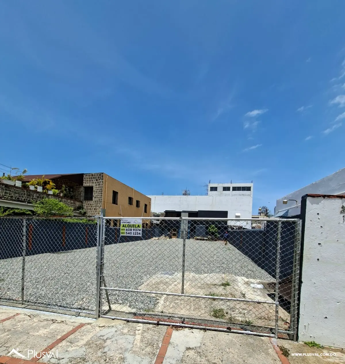 Local en alquiler con 20 parqueos 509137