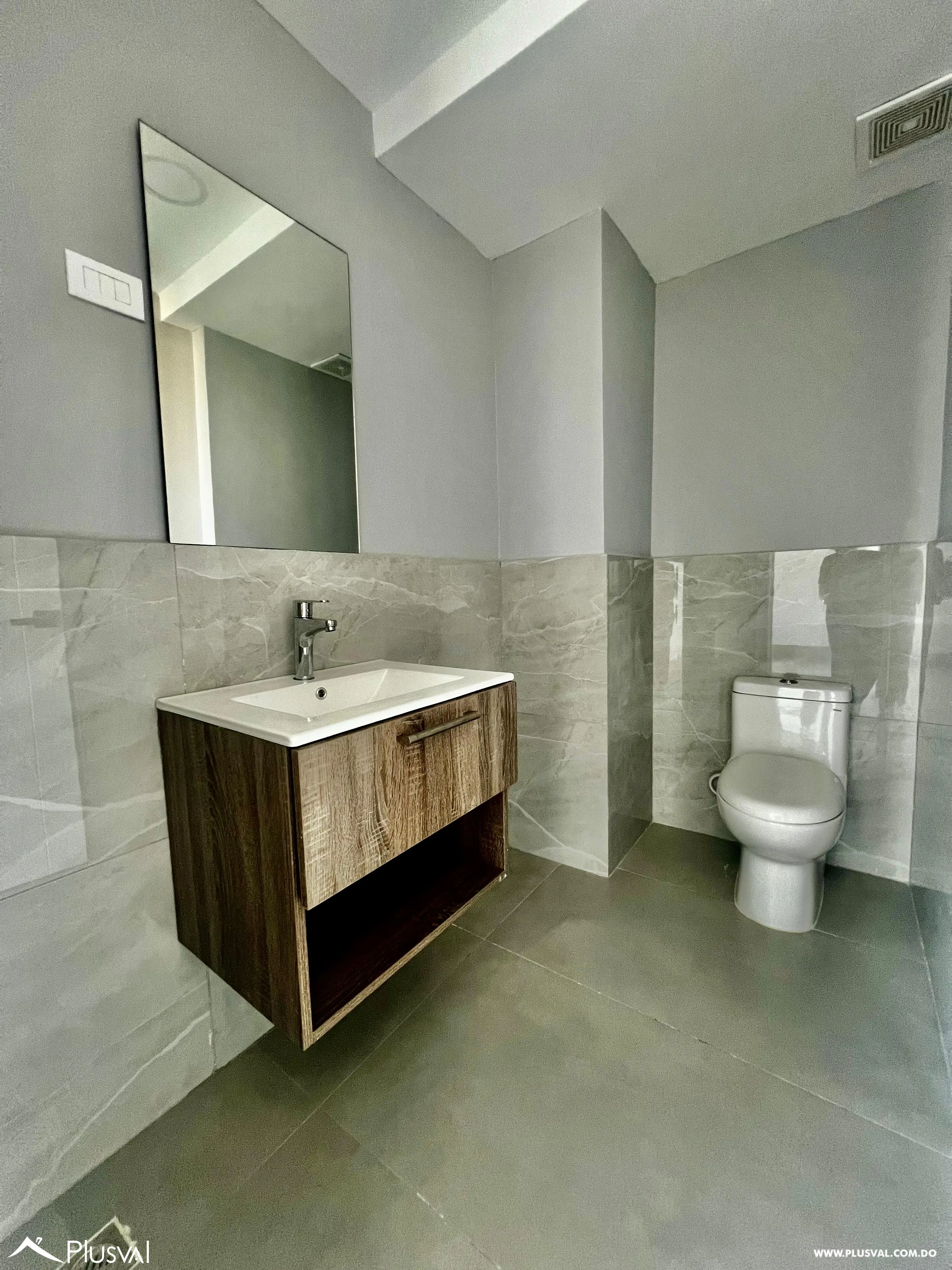 Moderno apartamento en venta de 2 habitaciones, en Evaristo Morales 459724
