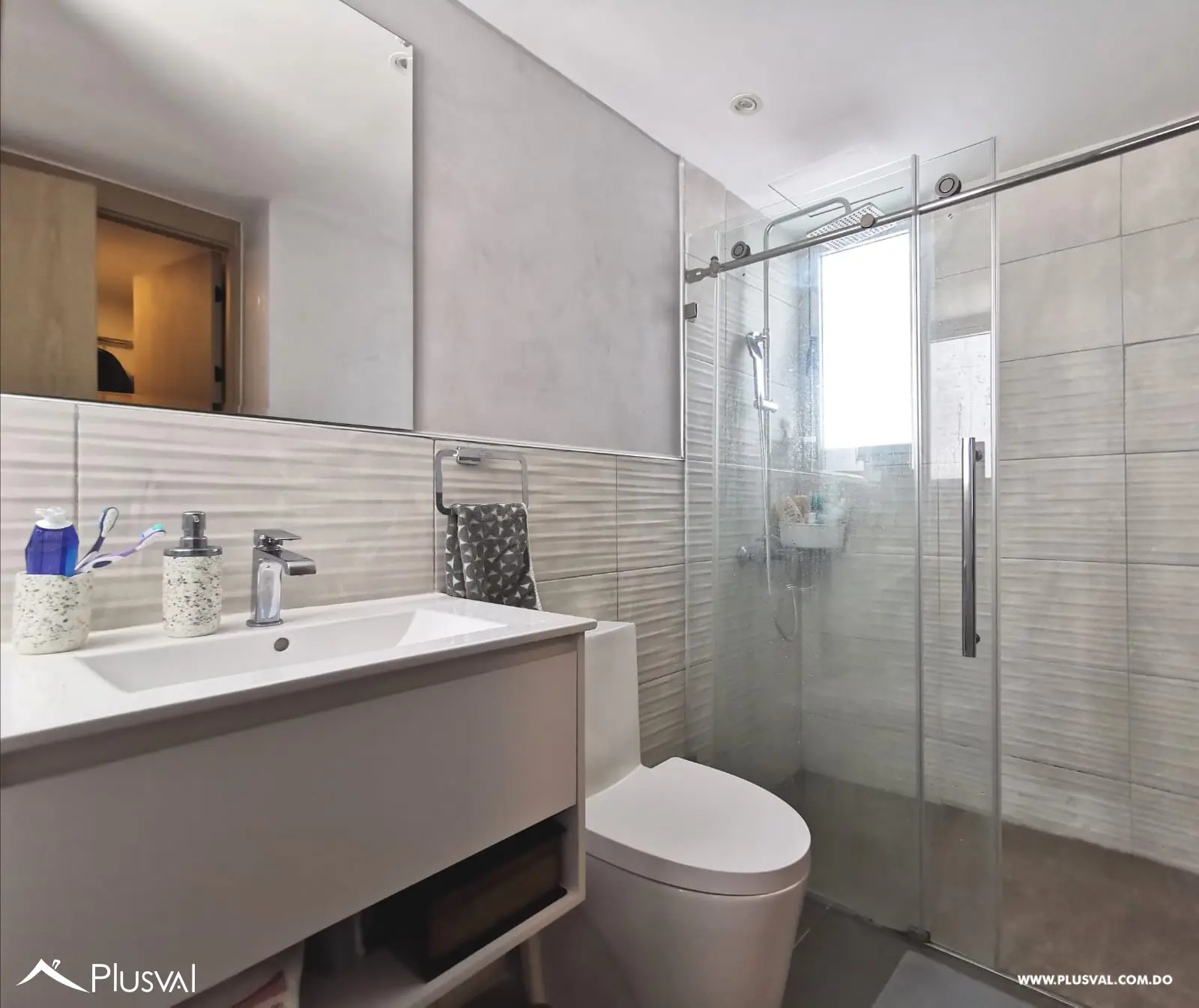 Excelente apartamento en venta en piso alto en Naco 461016