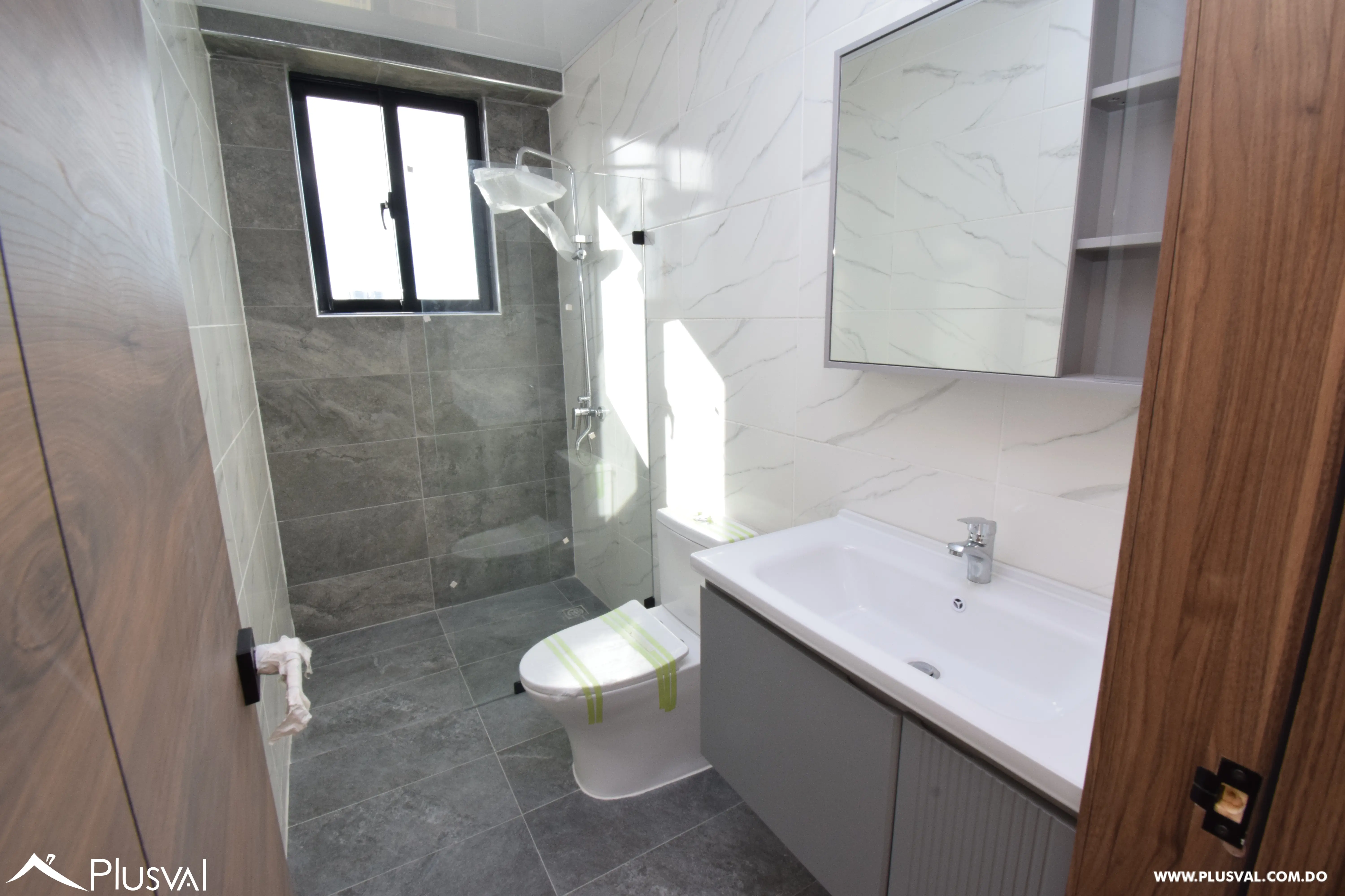 Apartamento en venta en el Evaristo Morales en espera a estrenar por ti. 472113