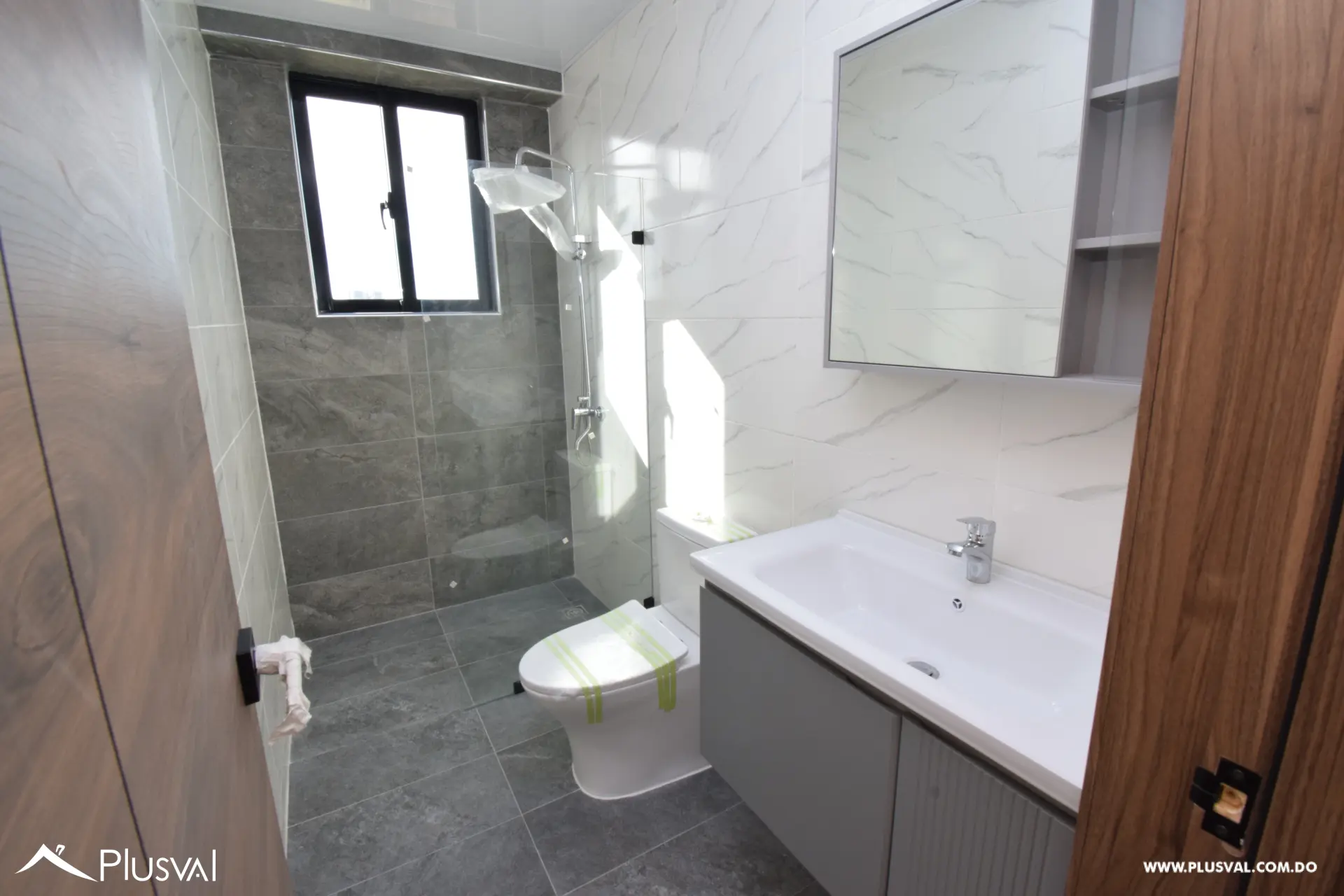 Apartamento en venta en el Evaristo Morales en espera a estrenar por ti. 472113