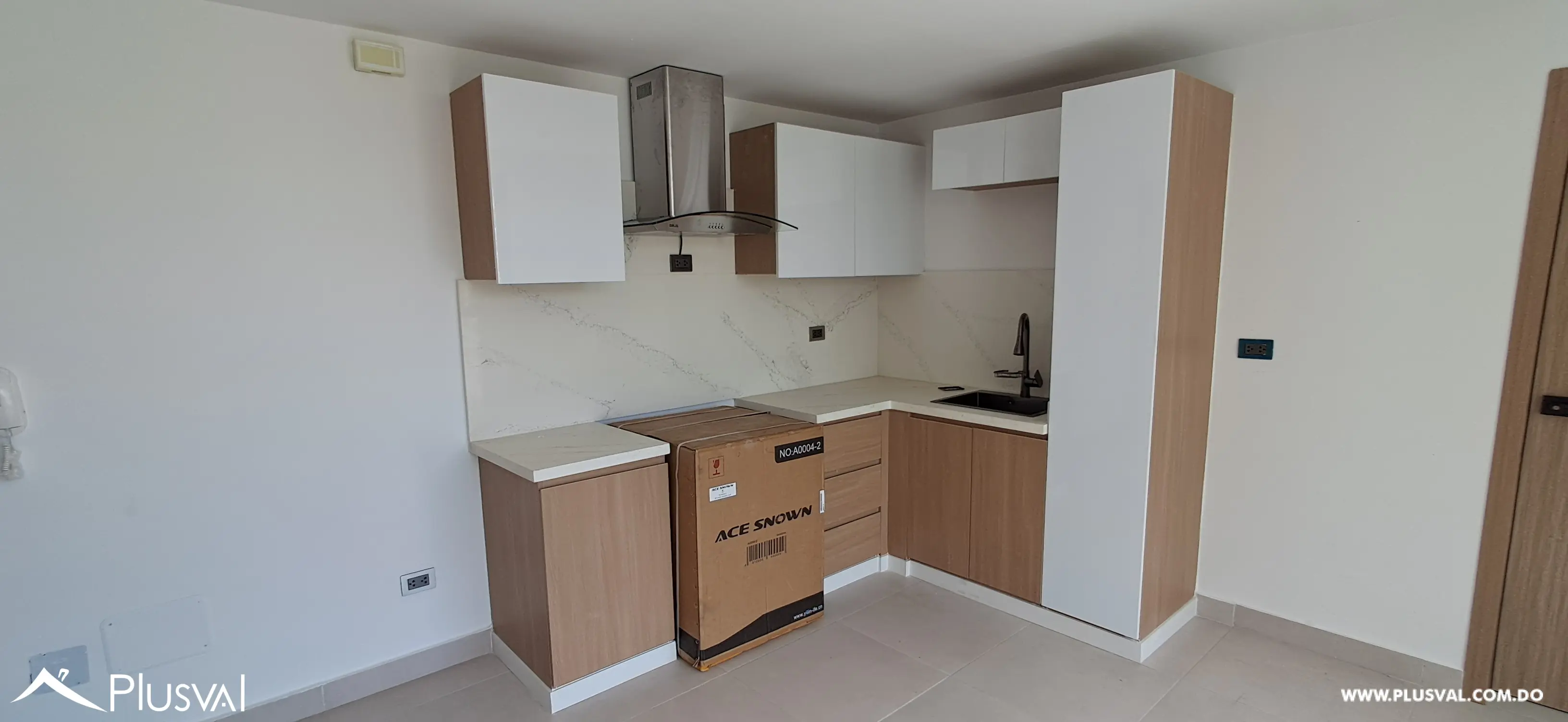 Apartamento en venta con vista despejada en Evaristo Morales 502951