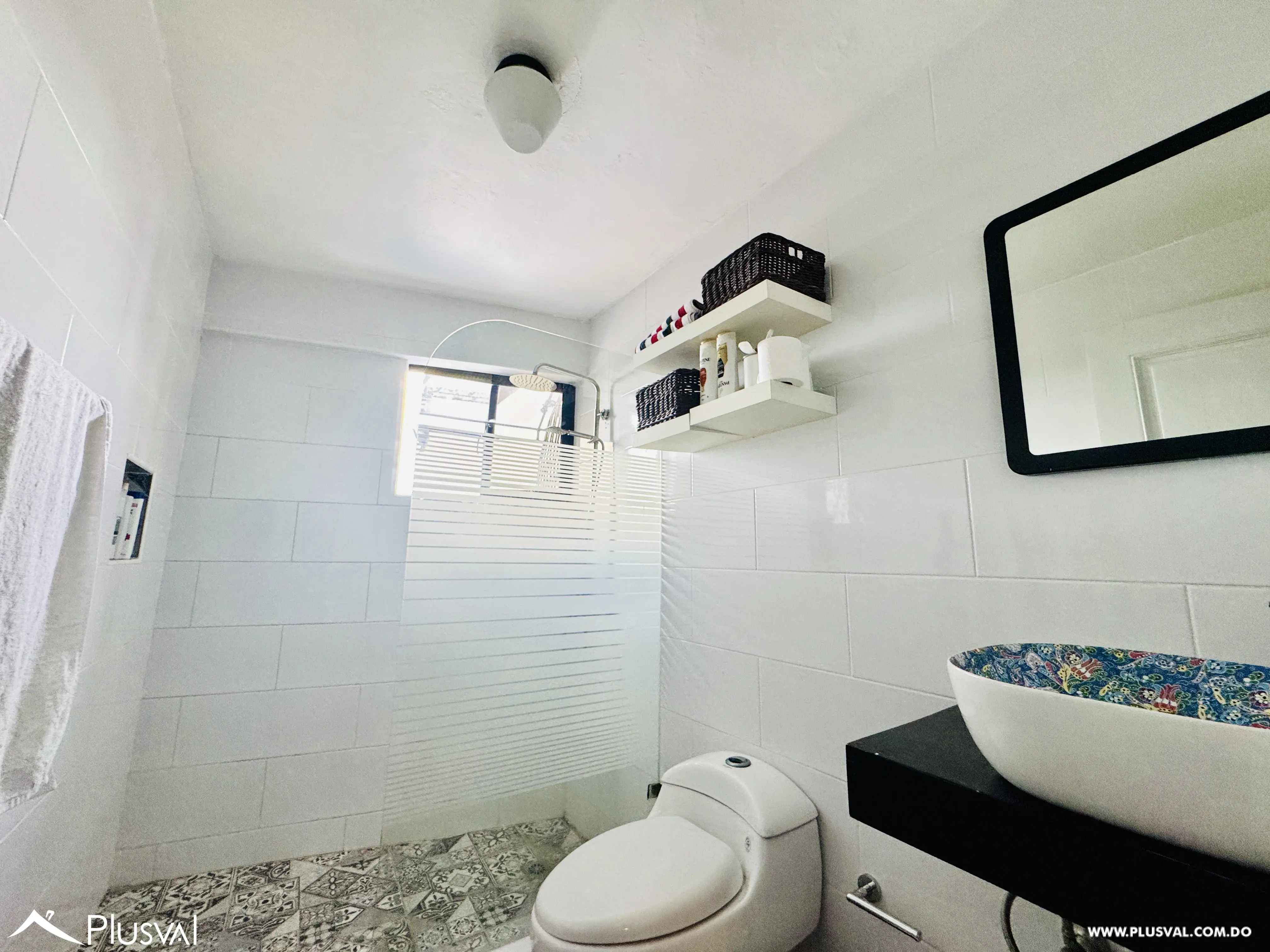 Amplio apartamento clásico en venta en tranquila calle de Gazcue 470426