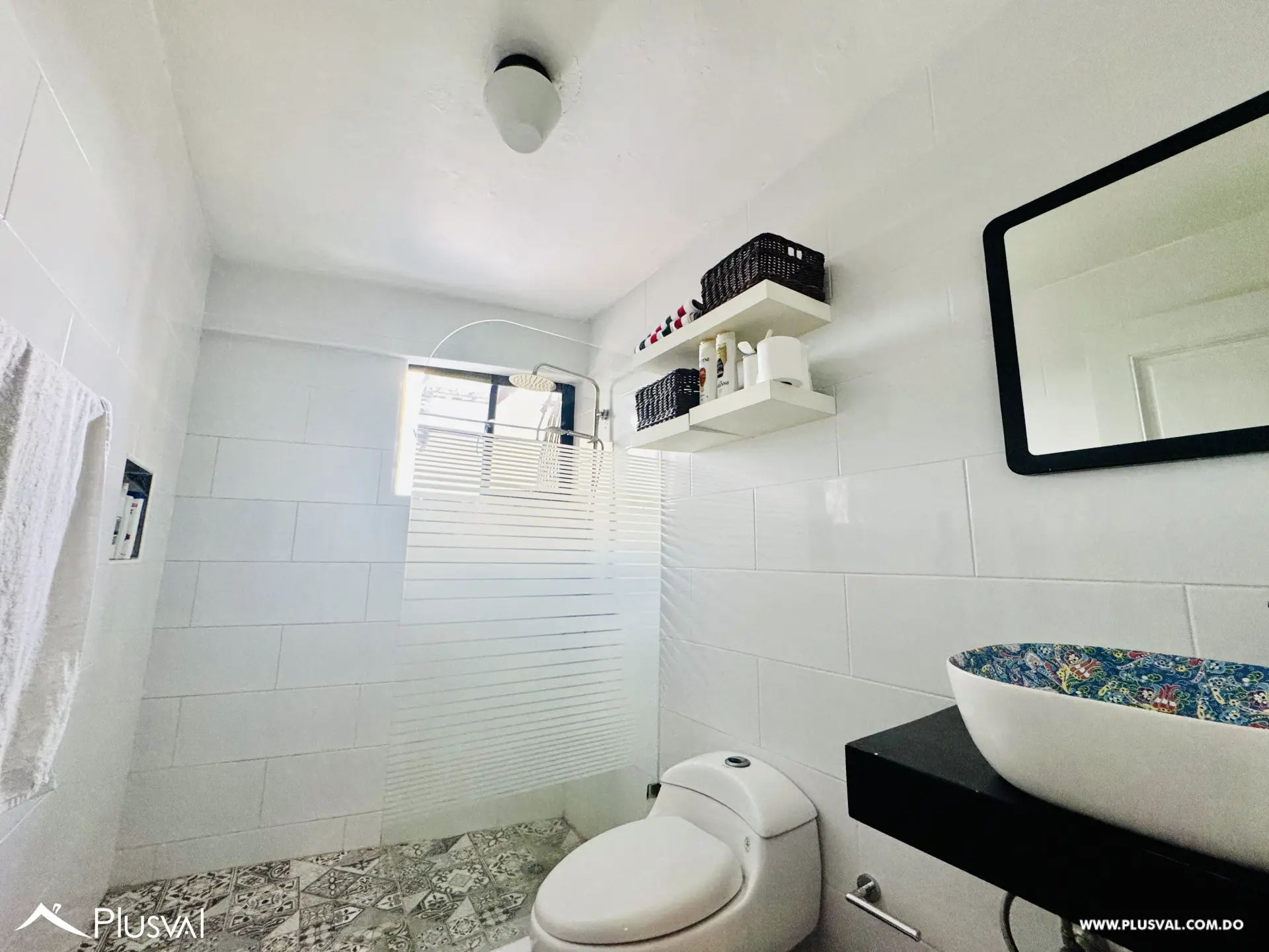 Amplio apartamento clásico en venta en tranquila calle de Gazcue 470426