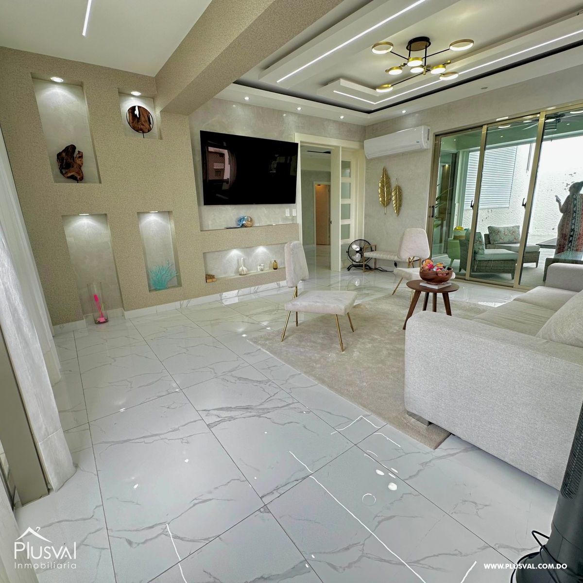 Vendo amueblado amplio y elegante penthouse en Alma Rosa I 393259