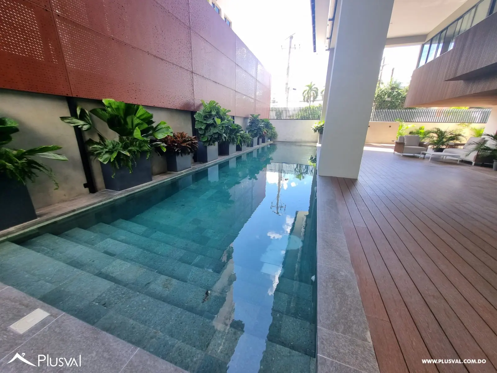 Apartamento en venta en Piantini piso 11 vista parcial al mar 504030