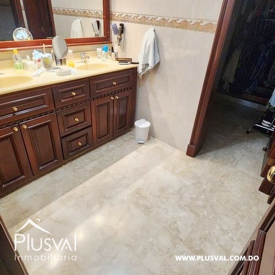 Se Vende  amplio apartamento en Naco 368946