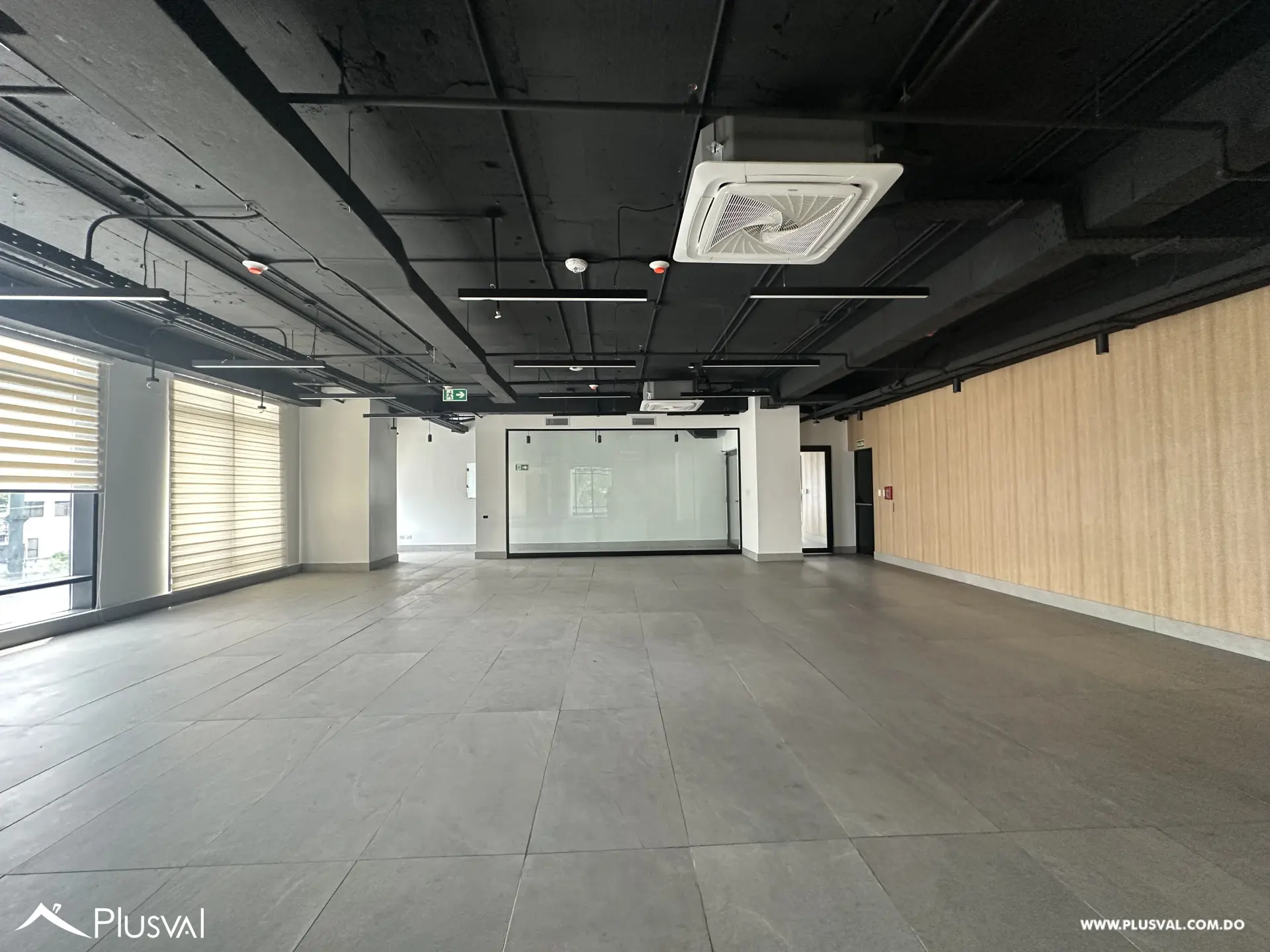 Oficinas en Alquiler en Torre Corporativa de Naco 526316