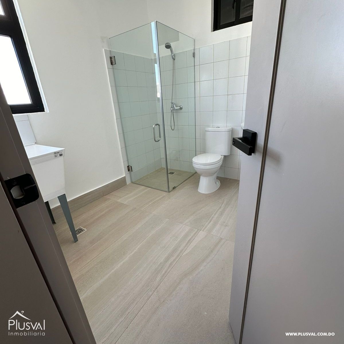 Exclusivo apartamento de 3 habitaciones  ubicado en La Esmeralda 409888