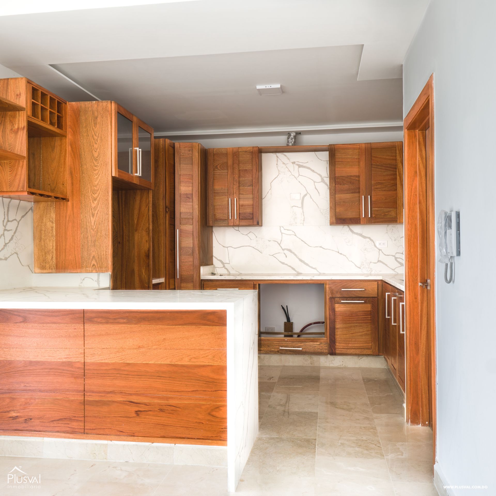 Comodos y Amplios apartamentos de 3 Habitaciones en el Exclusivo Sector de Jardines del Este, Chantini Santiago. 422500