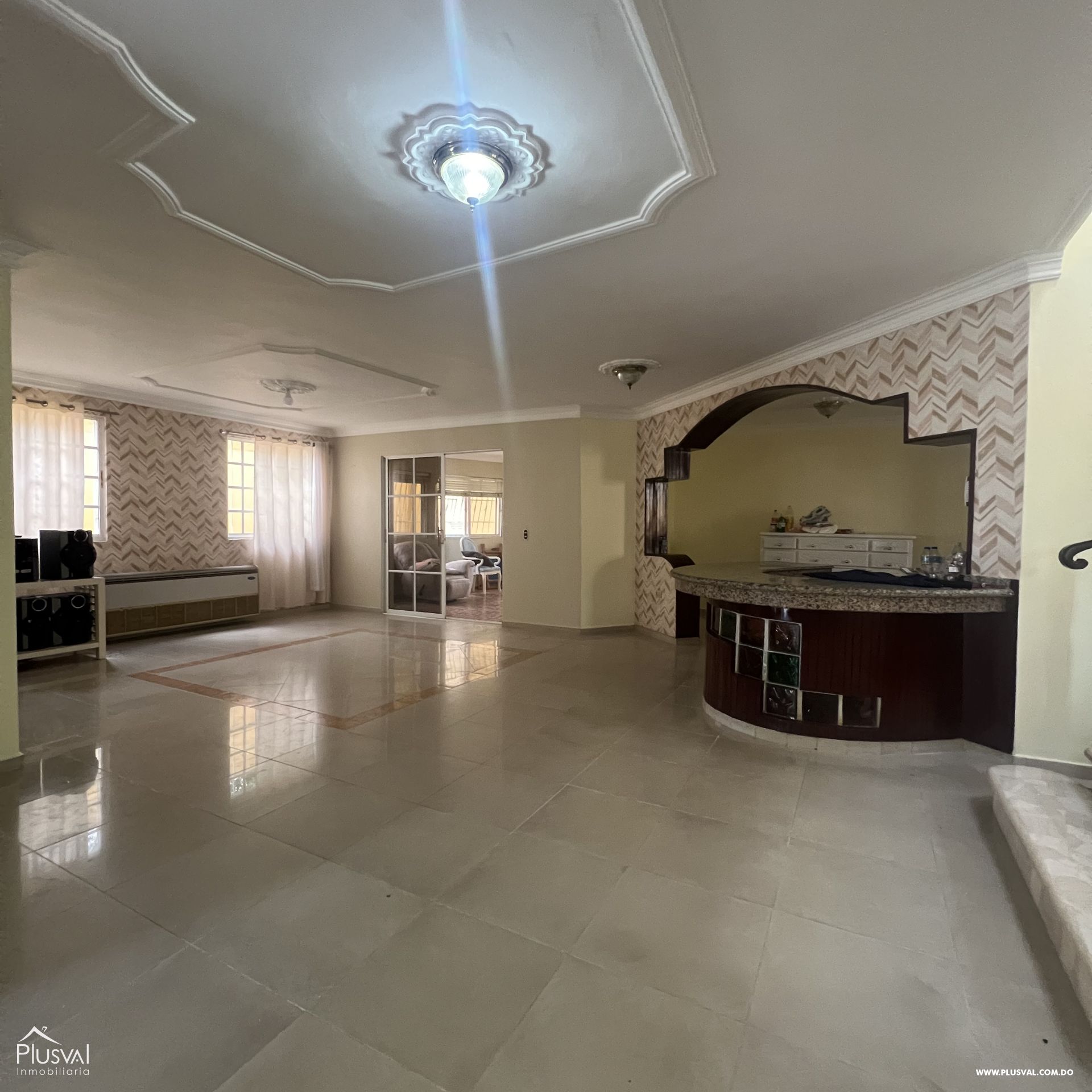 Descubre el Hogar de tus Sueños: Amplia Casa de 4 Habitaciones con Baño Privado, Piscina y Espacios de Lujo para Vivir al Máximo 381251