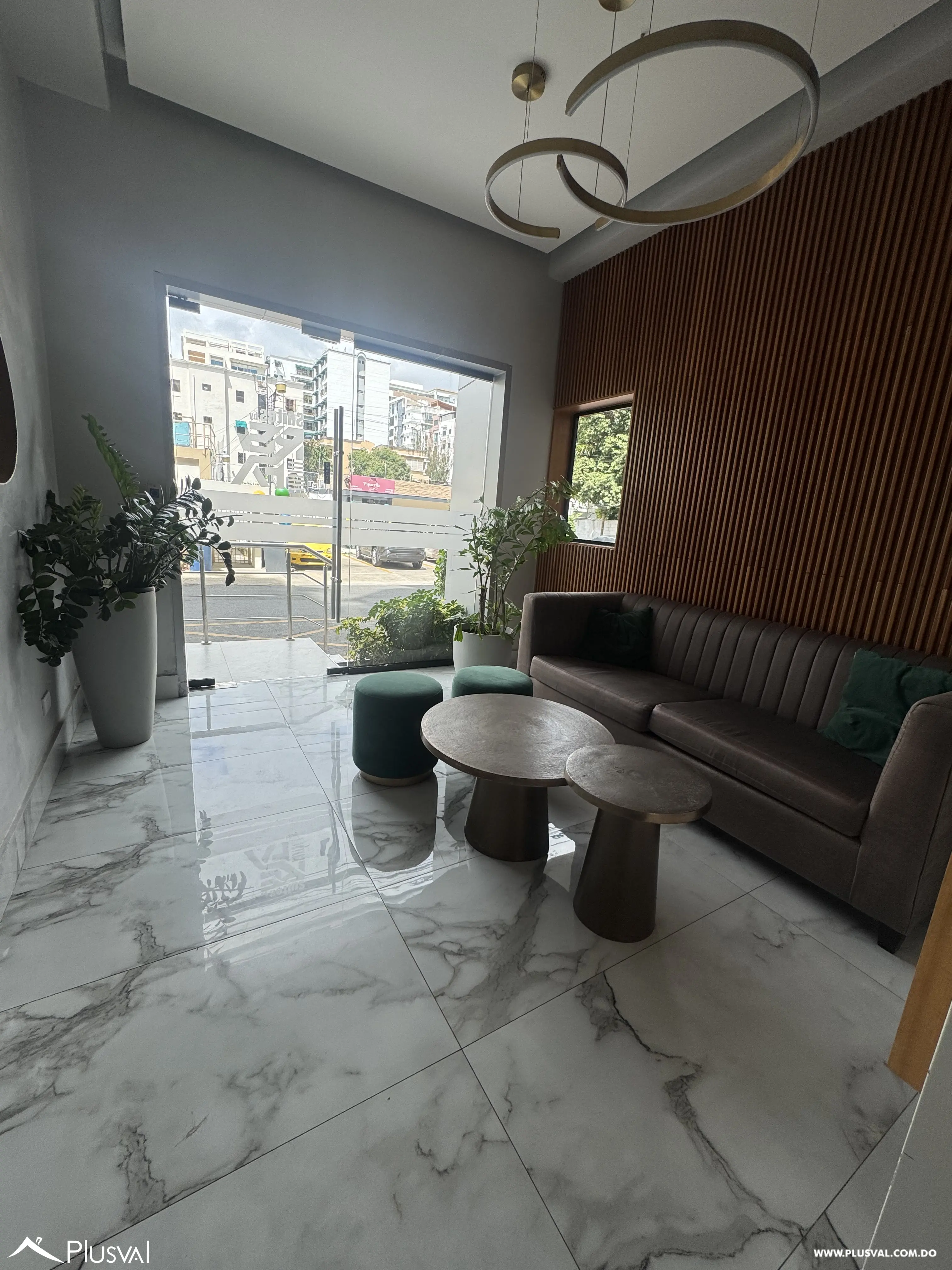 Venta de moderno apartamento en Evaristo Morales 491146
