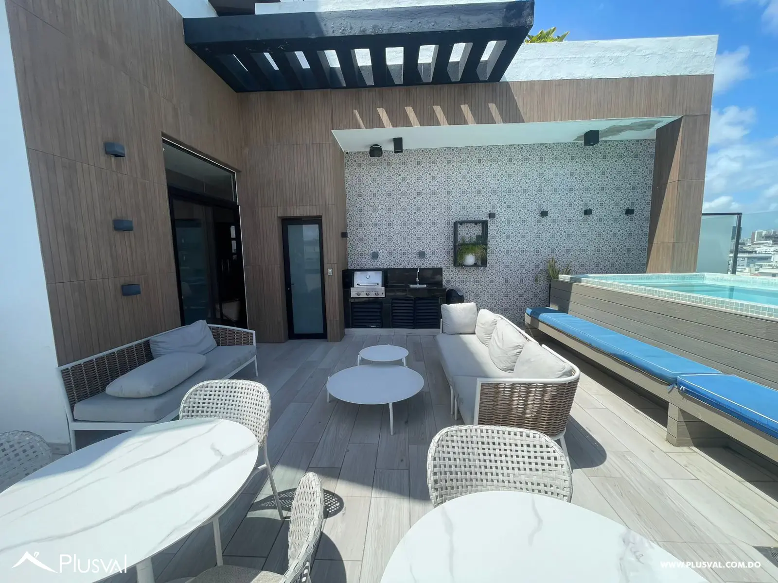 Amplio Penthouse en venta en Evaristo Morales 464431