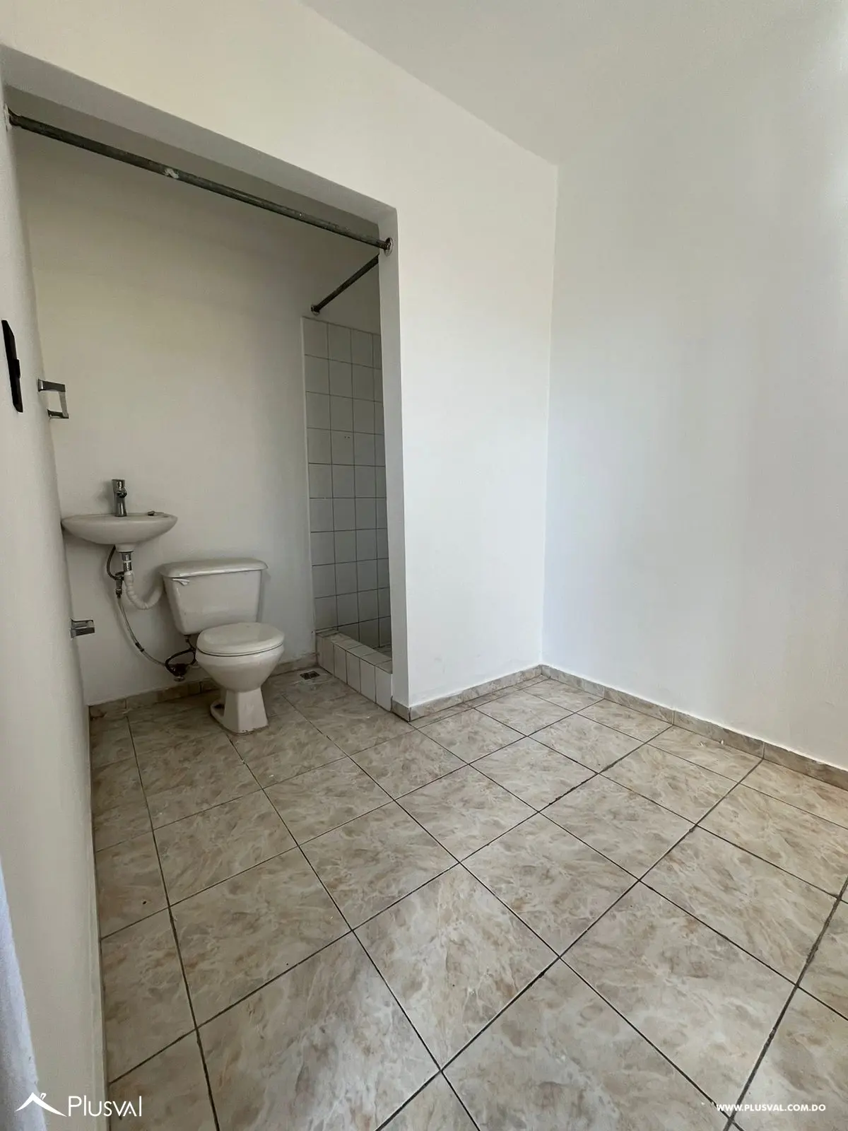 Apartamento en alquiler de 3 habitaciones en Los Cacicazgos 473022