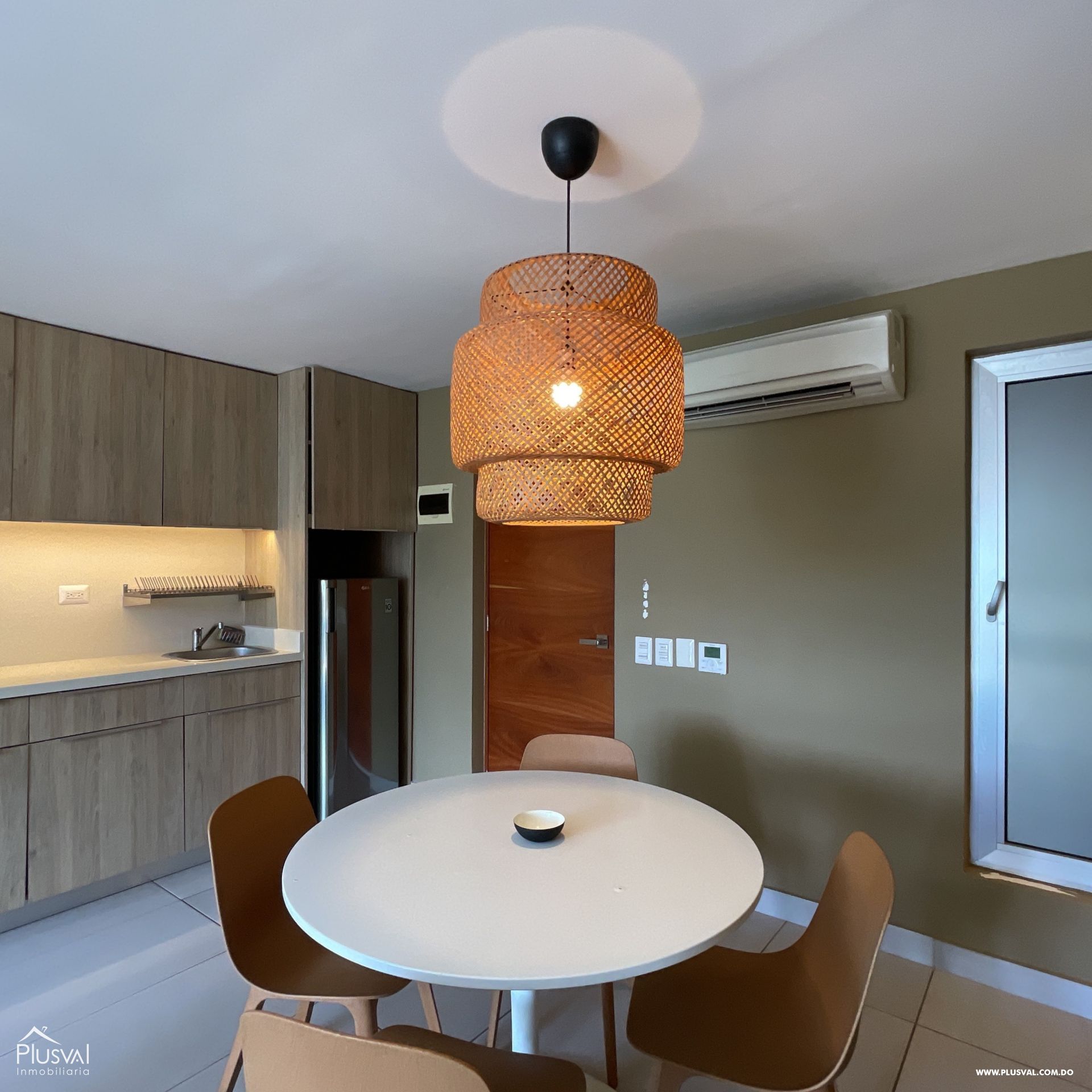 Vive la Historia en la Zona Colonial: Estudio Amueblado Moderno con Terraza 396353
