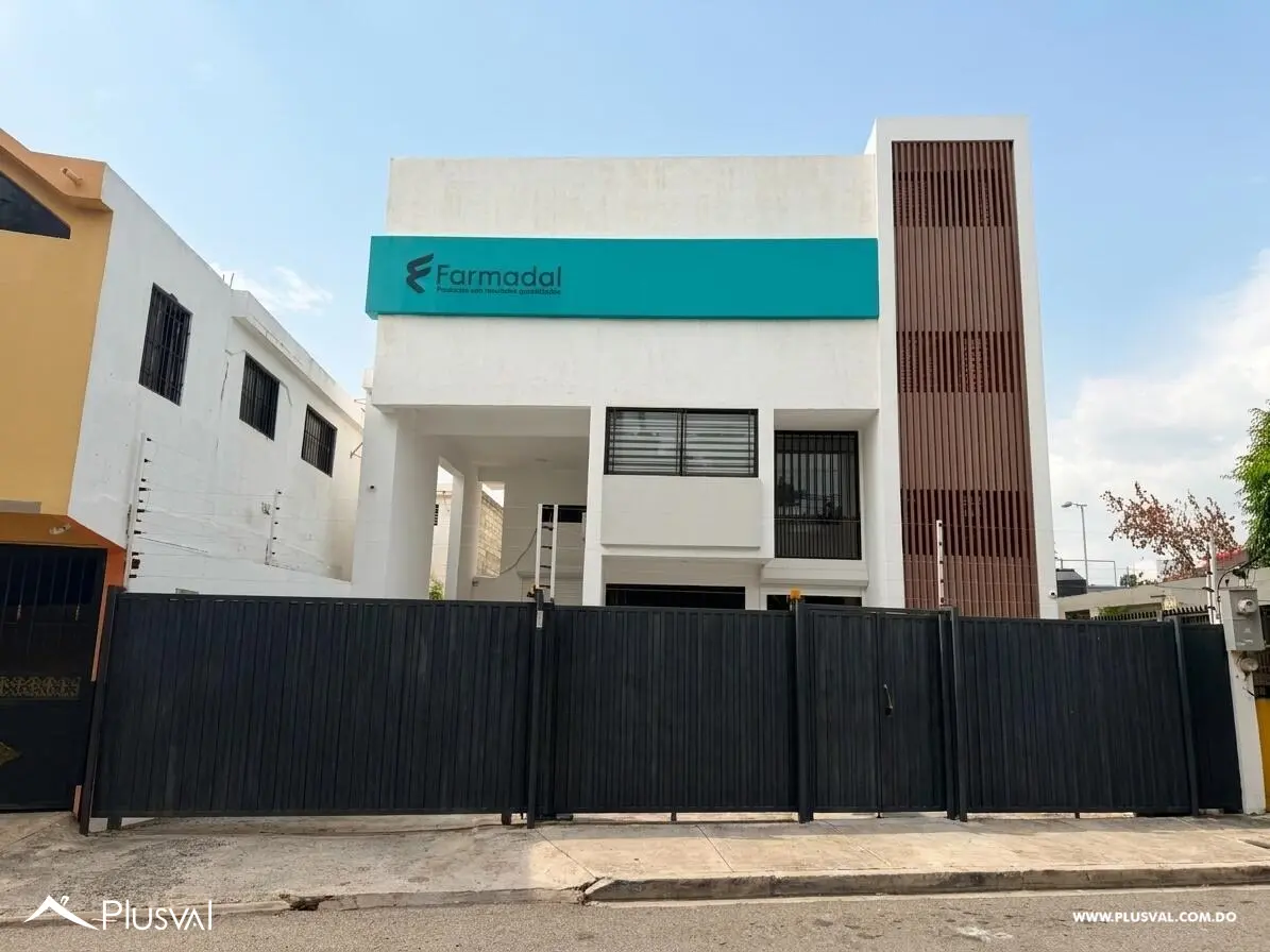 Amplio Local Comercial de 3 Niveles en Alquiler en Santiago 523482