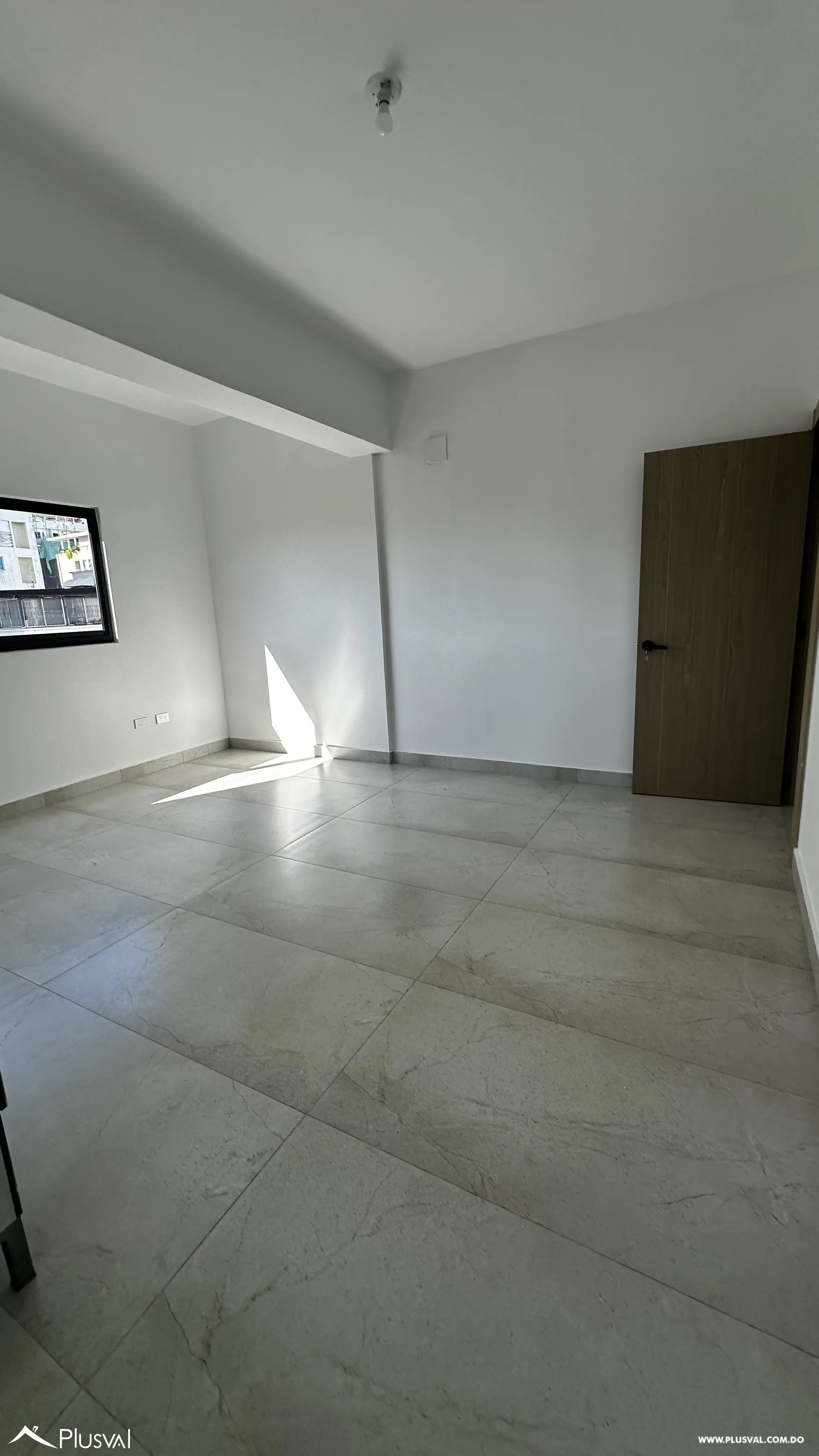 Apartamento en alquiler de 2 habitaciones en Evaristo Morales 498840