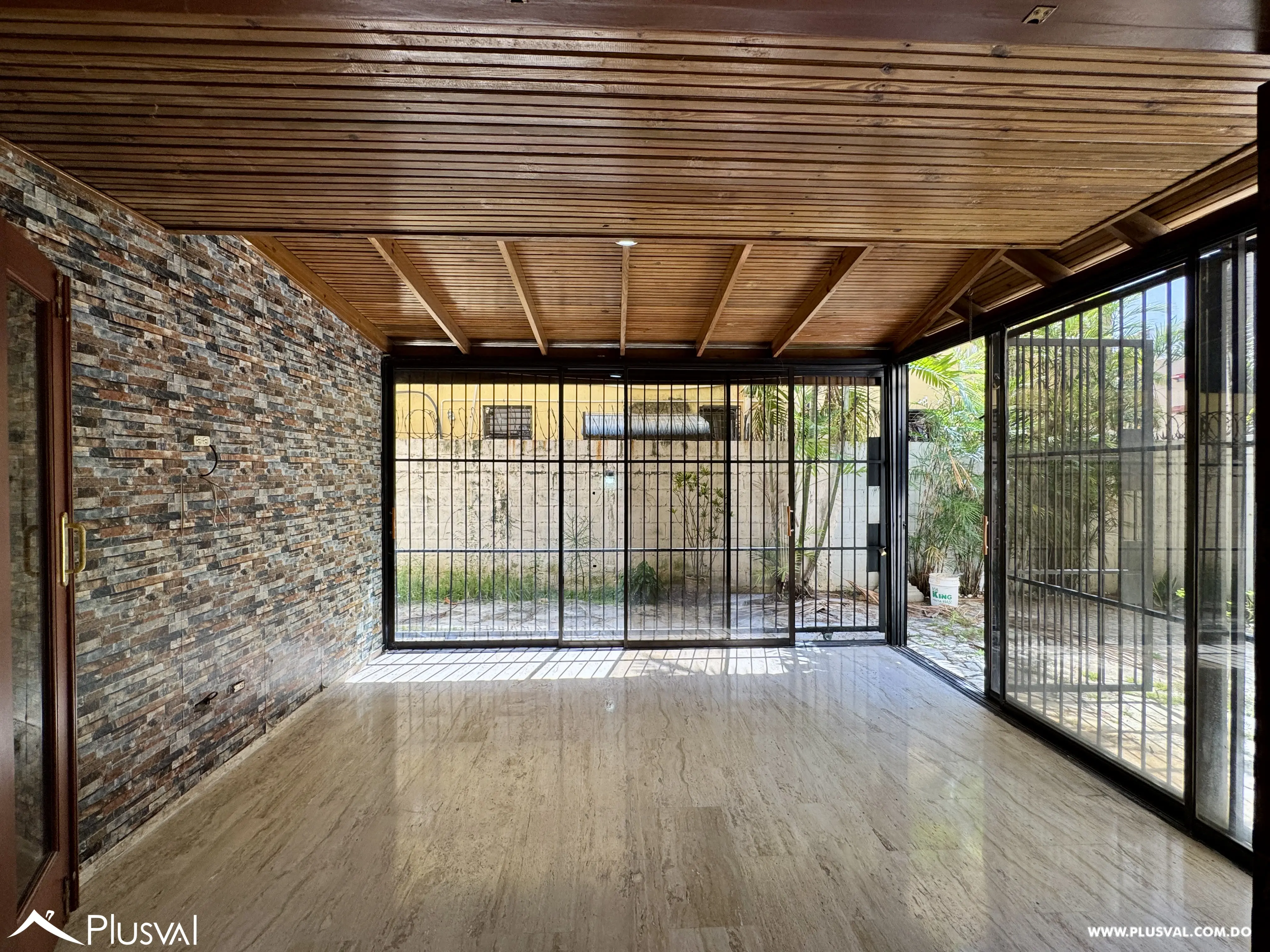 Apartamento en alquiler en Bella Vista con terraza y patio privado – 3 habitaciones y 173 m² 514390