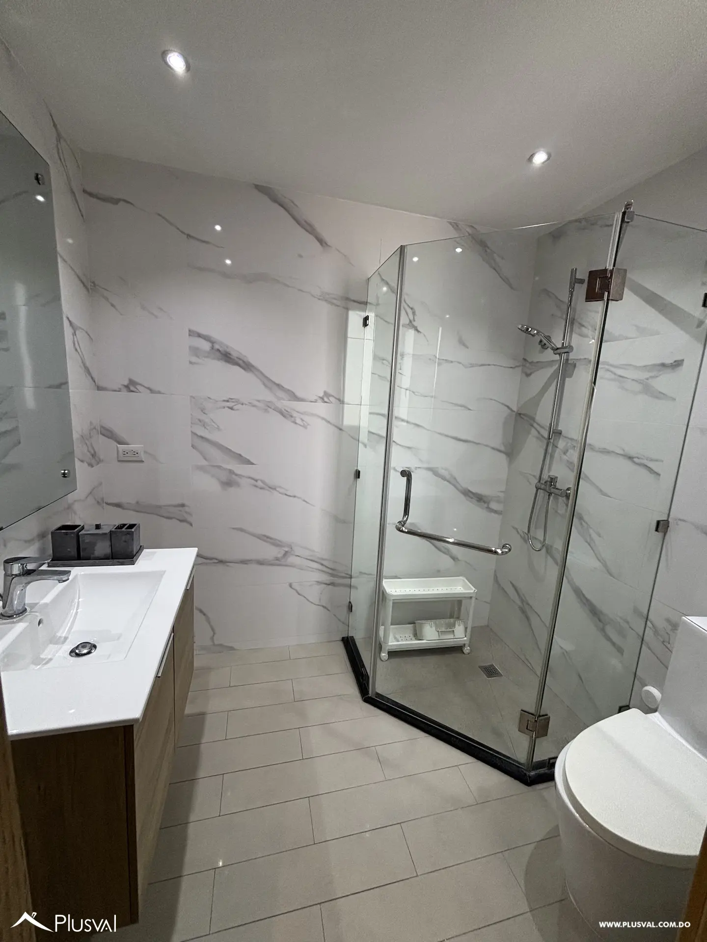 Alquiler Apartamento Moderno Amueblado en Evaristo Morales 512681