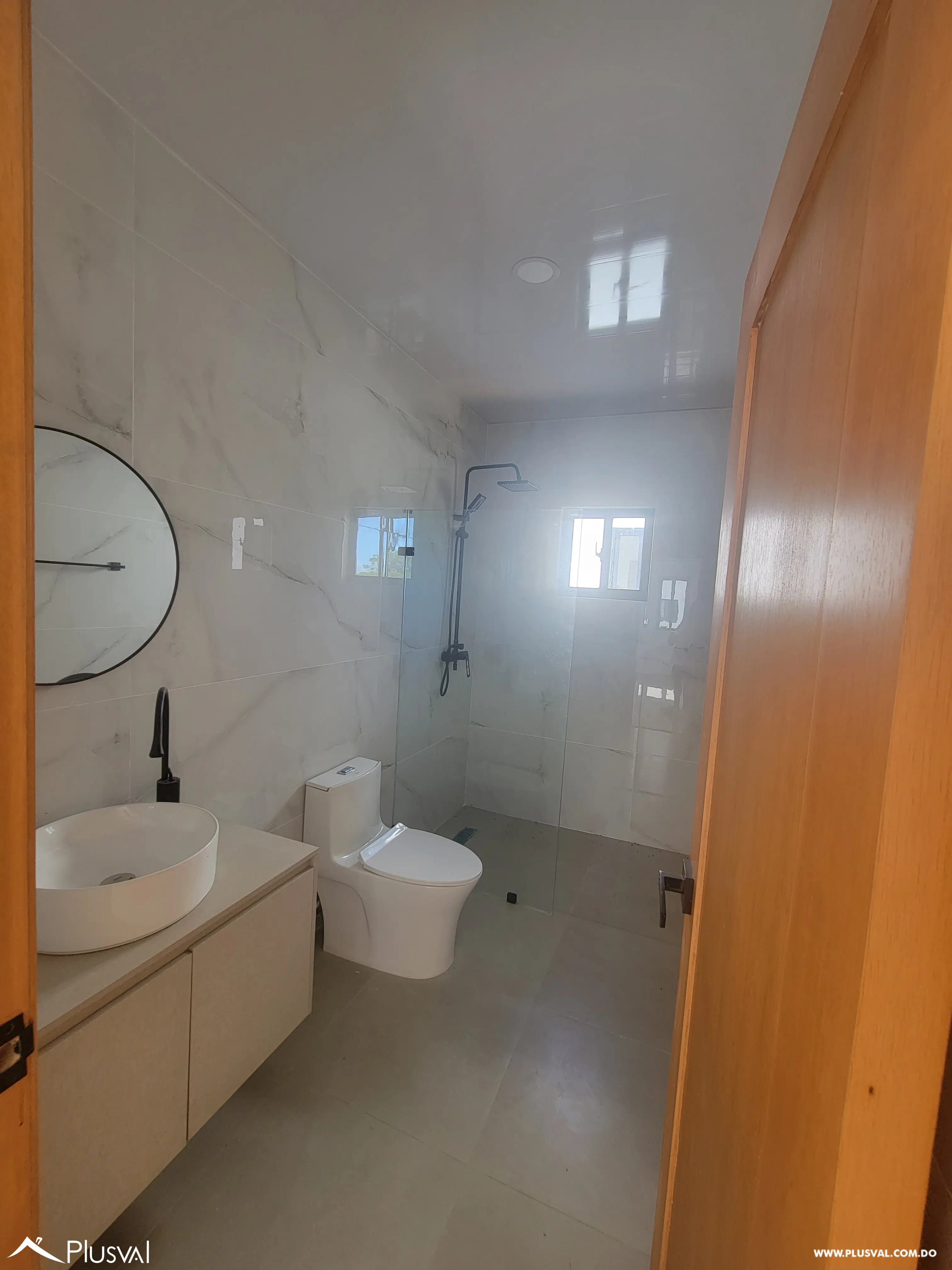 AMPLIA VILLA DE 3 HABITACIONES CON PISCINA Y PATIO EN SECTOR DEL DOWTOWN PUNTA CANA 499568