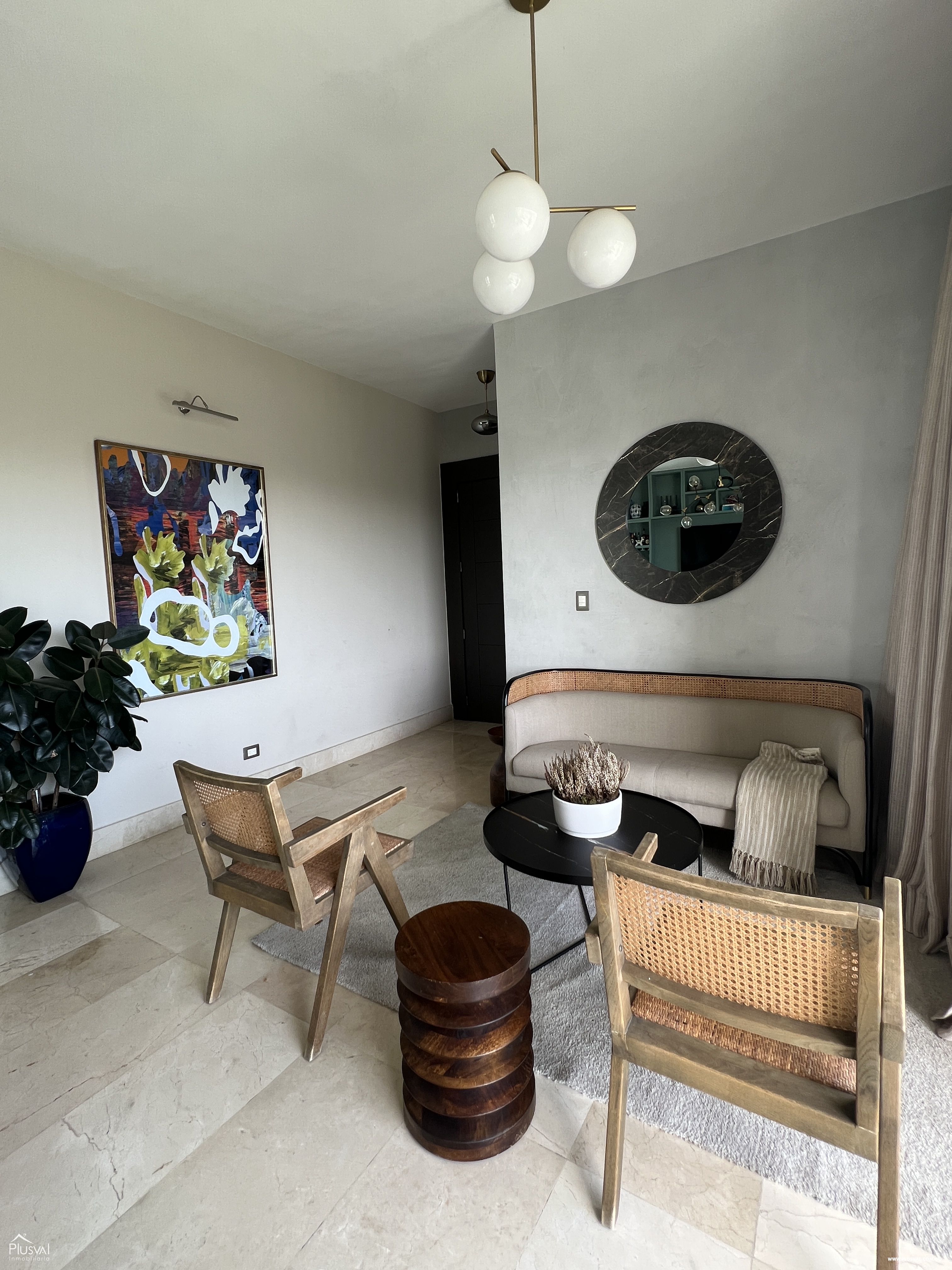 Impresionante  y Amplio Apartamento en Venta en Zona Exclusiva de Santiago. 238826