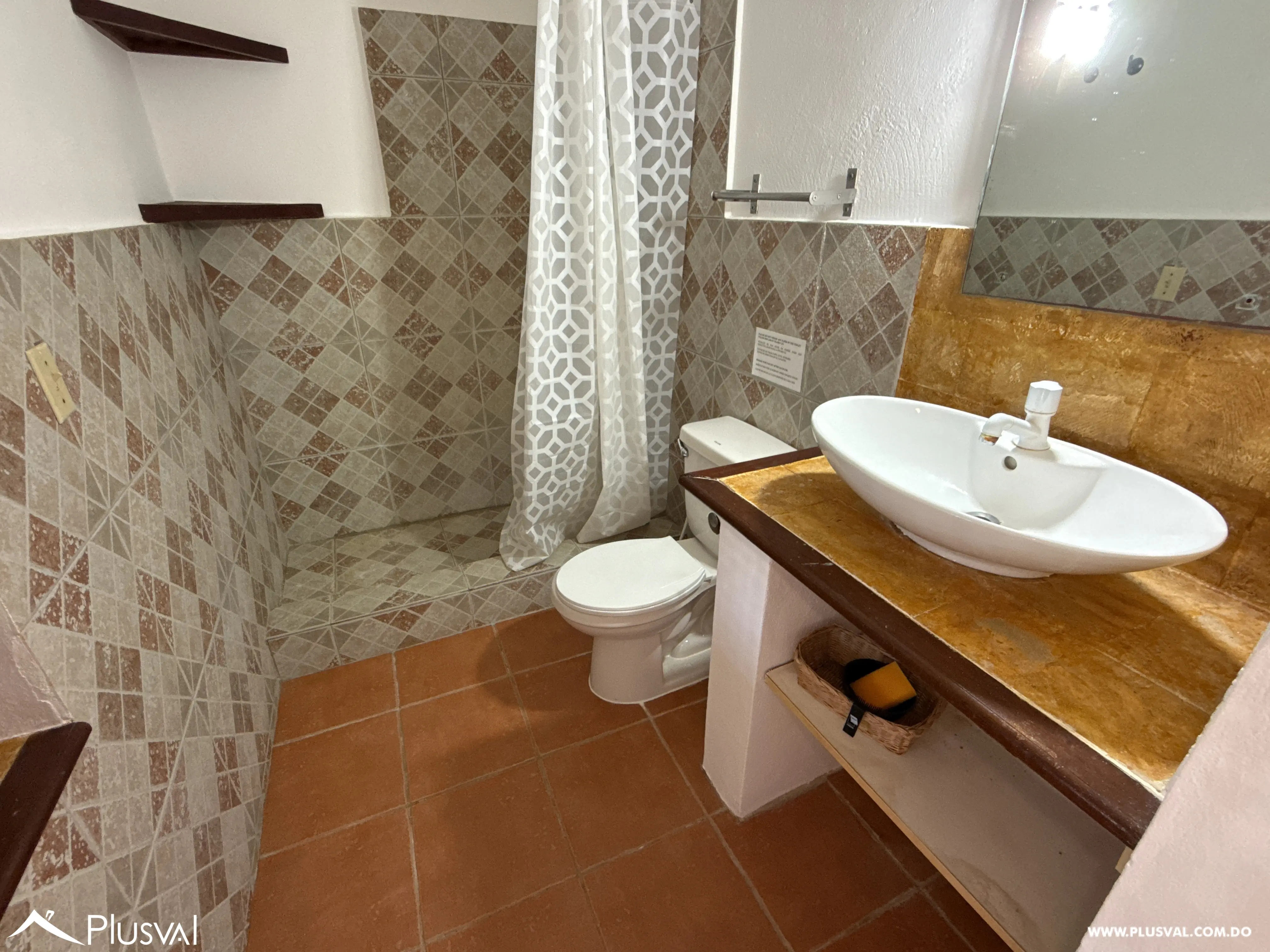 Edificio Residencial de 6 Apartamentos en Venta a 2 Minutos de la Playa en Juan Dolio 529907