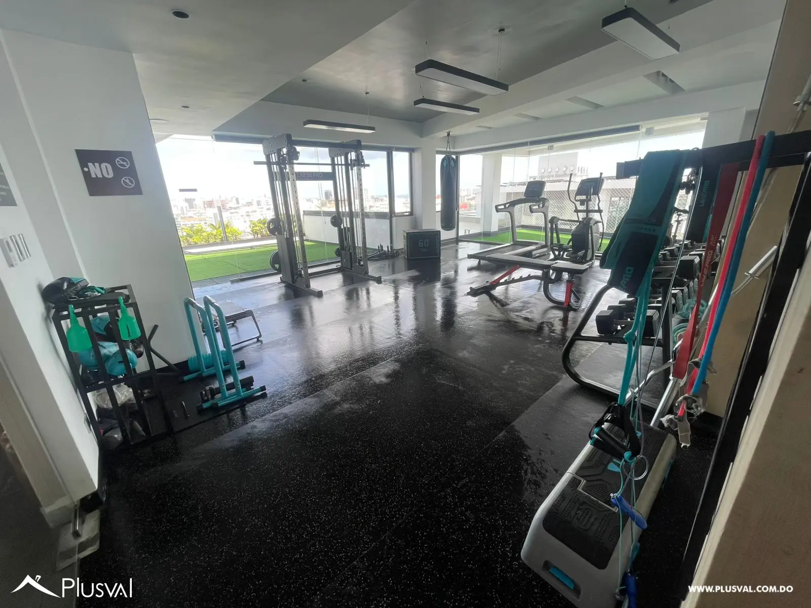 Amplio Penthouse en venta en Evaristo Morales 464446
