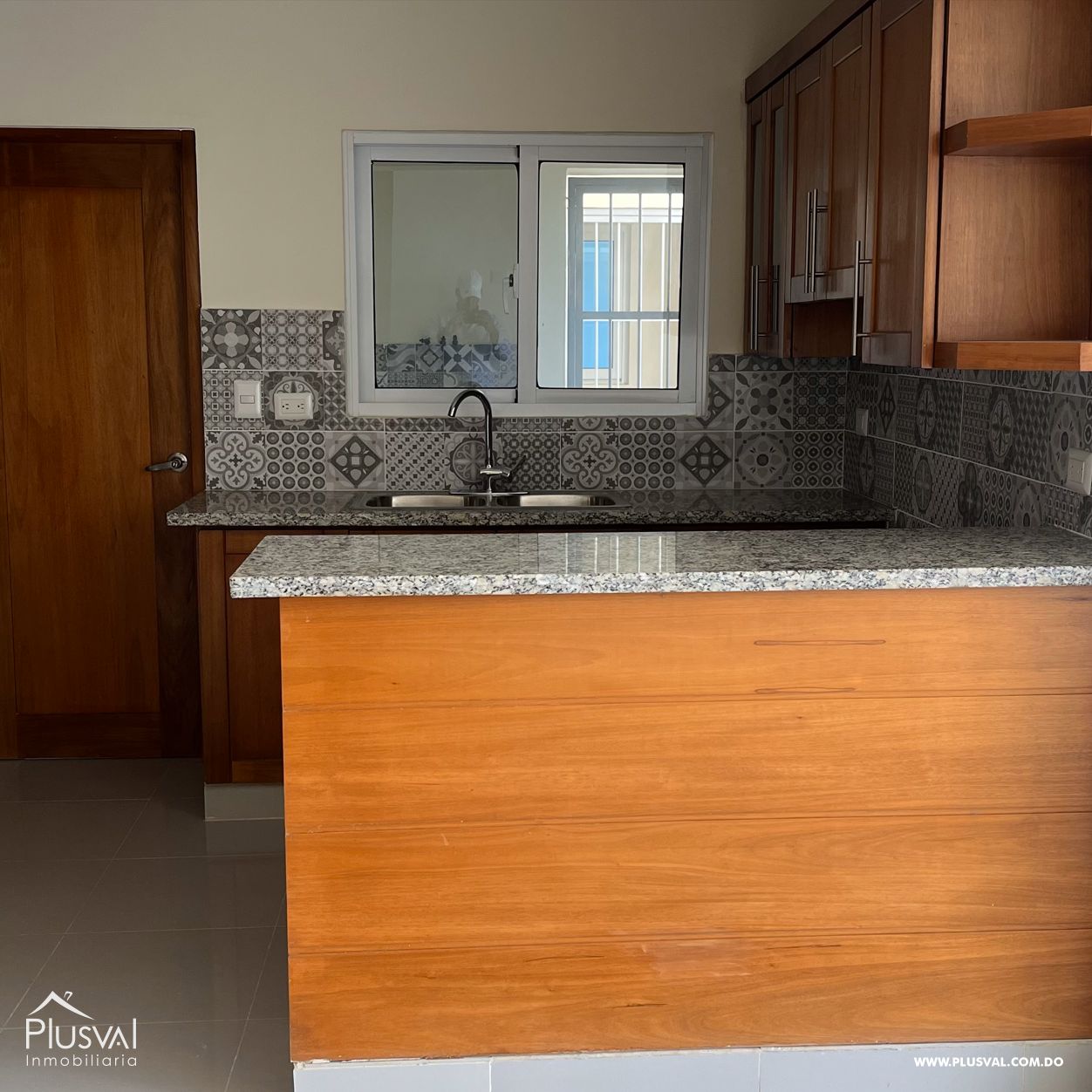Amplio Apartamento en Venta en Proyecto Privado un 6to nivel con disponibilidad de la azotea. 418435