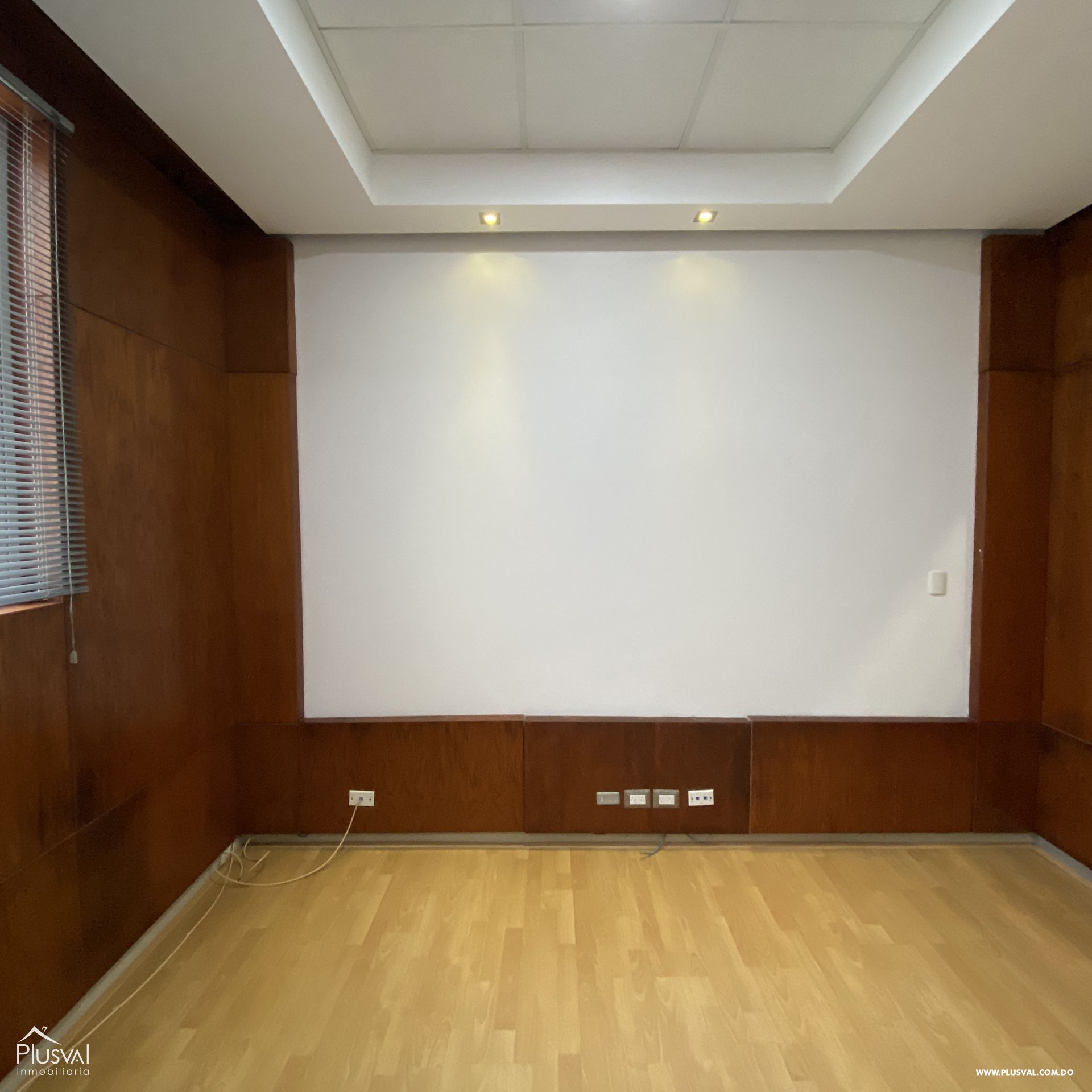 Excelente local de oficina en alquiler en el sector de Naco 487594