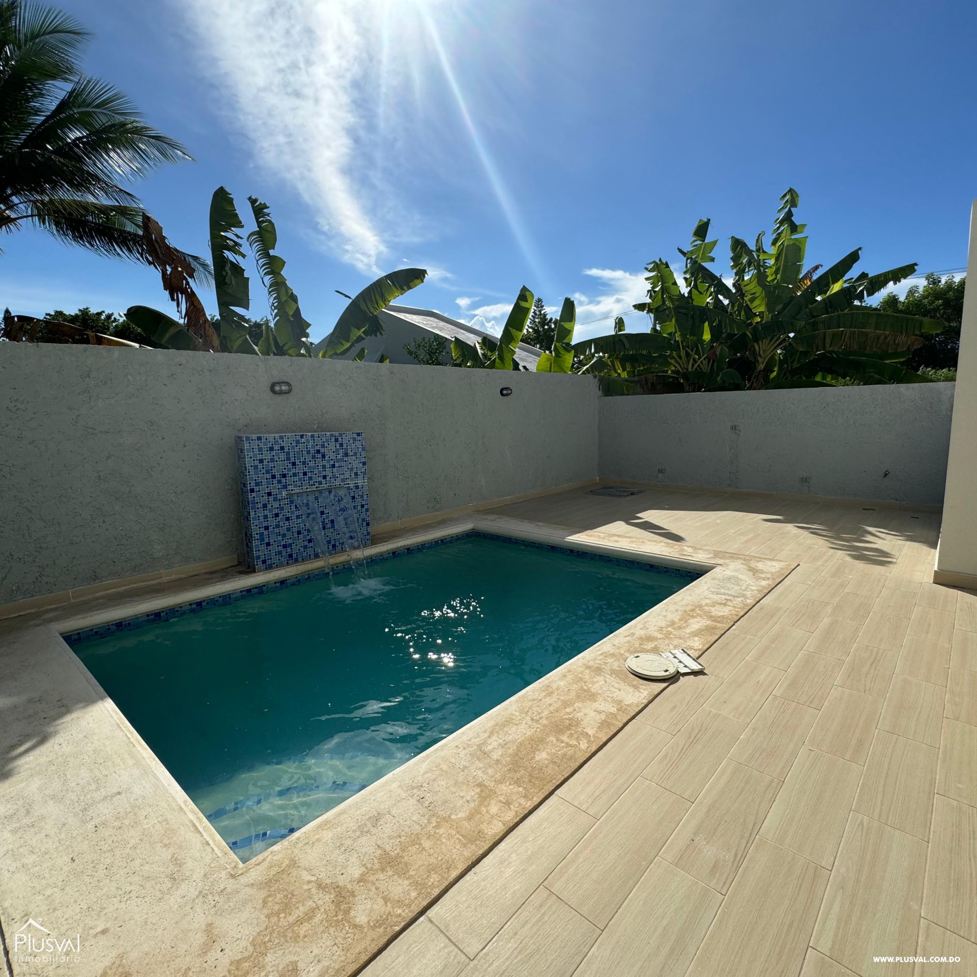 Villa de dos niveles con Piscina en venta ubicada en el corazón de Cabarete, a pocos minutos de la playa 385518