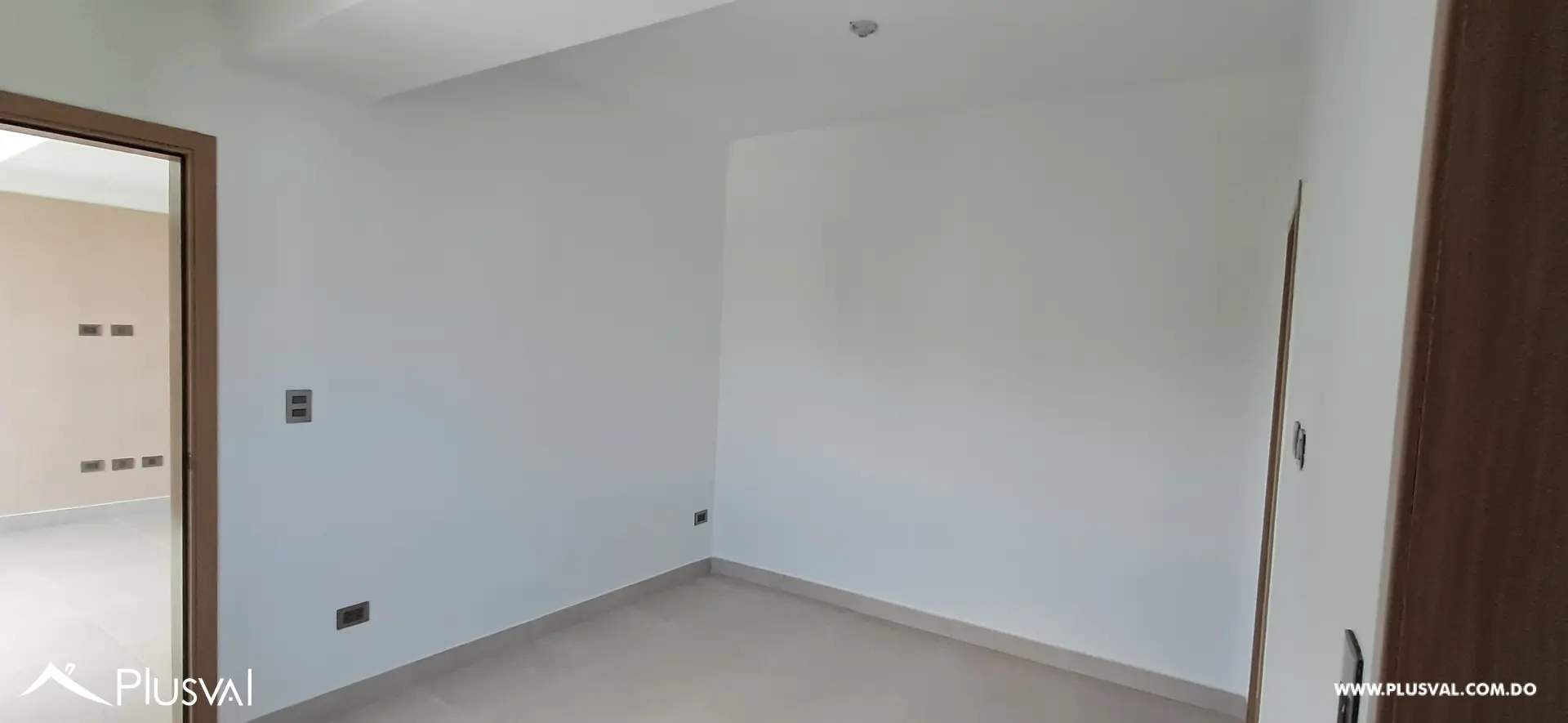 Apartamento en venta con vista despejada en Evaristo Morales 502947