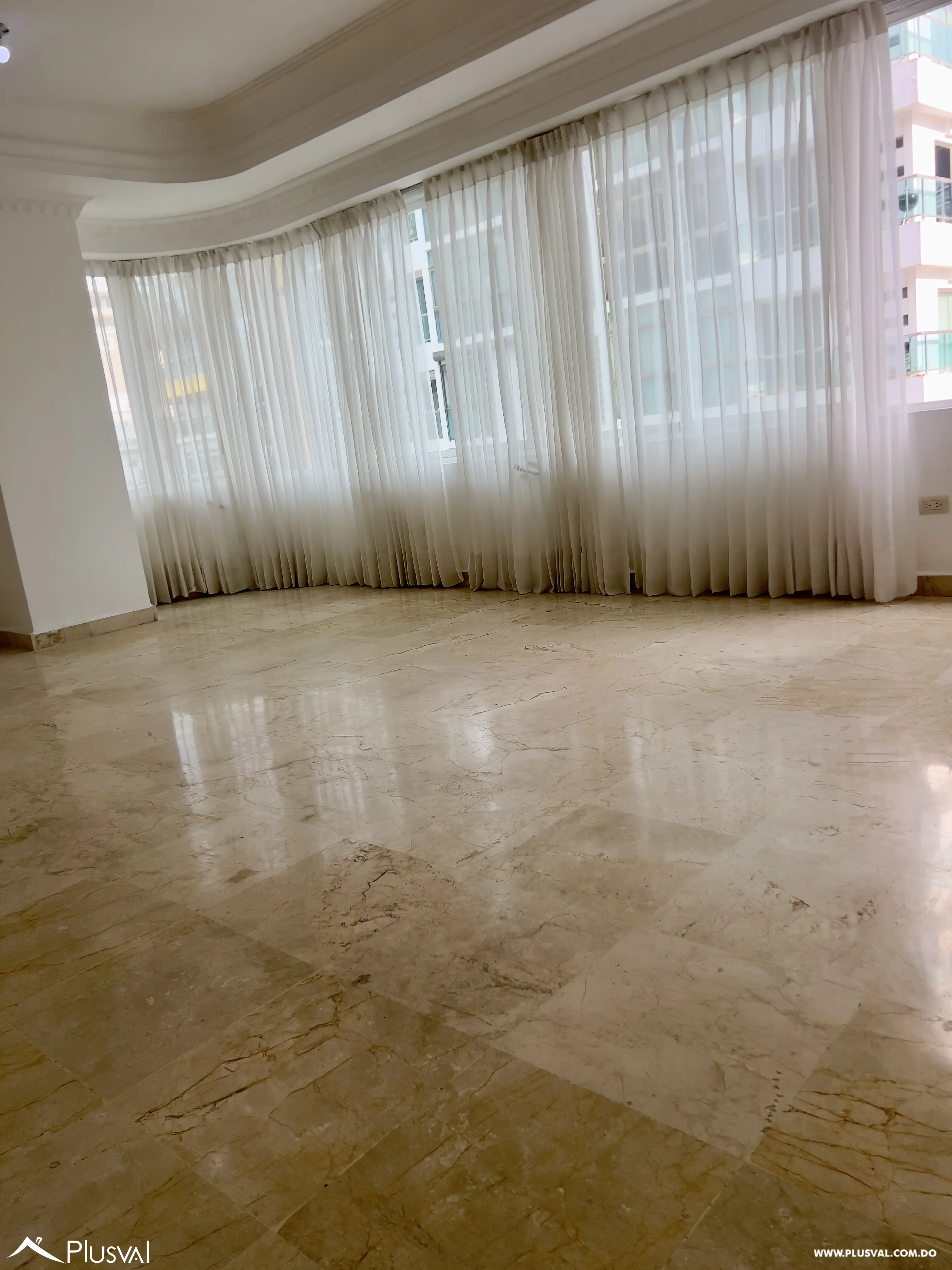 Apartamento en Alquiler en la Urbanizacion El Real 463605