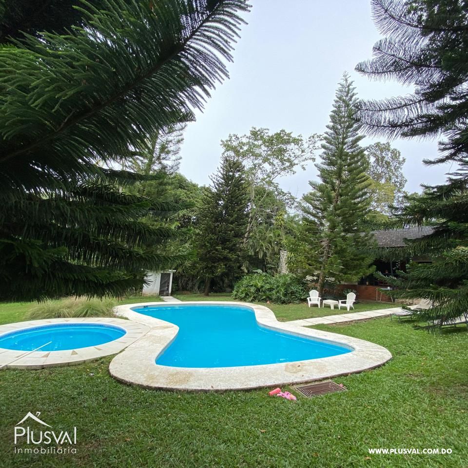 Villa con gran Terreno y piscina en Jarabacoa ideal para la familia o para inversión 424817