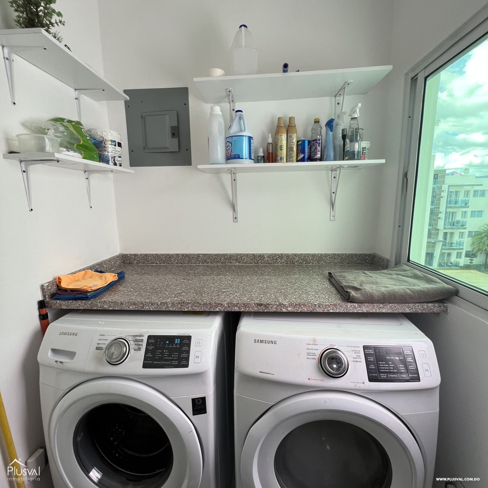 Amplio penthouse en venta en zona privilegiada de Santiago. 246009