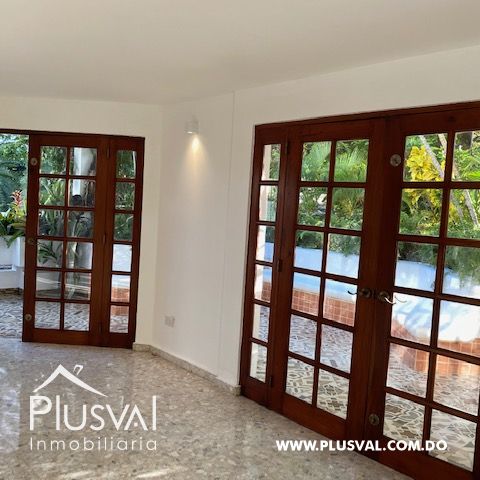 Apartamento en alquiler de buenos espacios en zona tranquila de Cacicazgos 362833