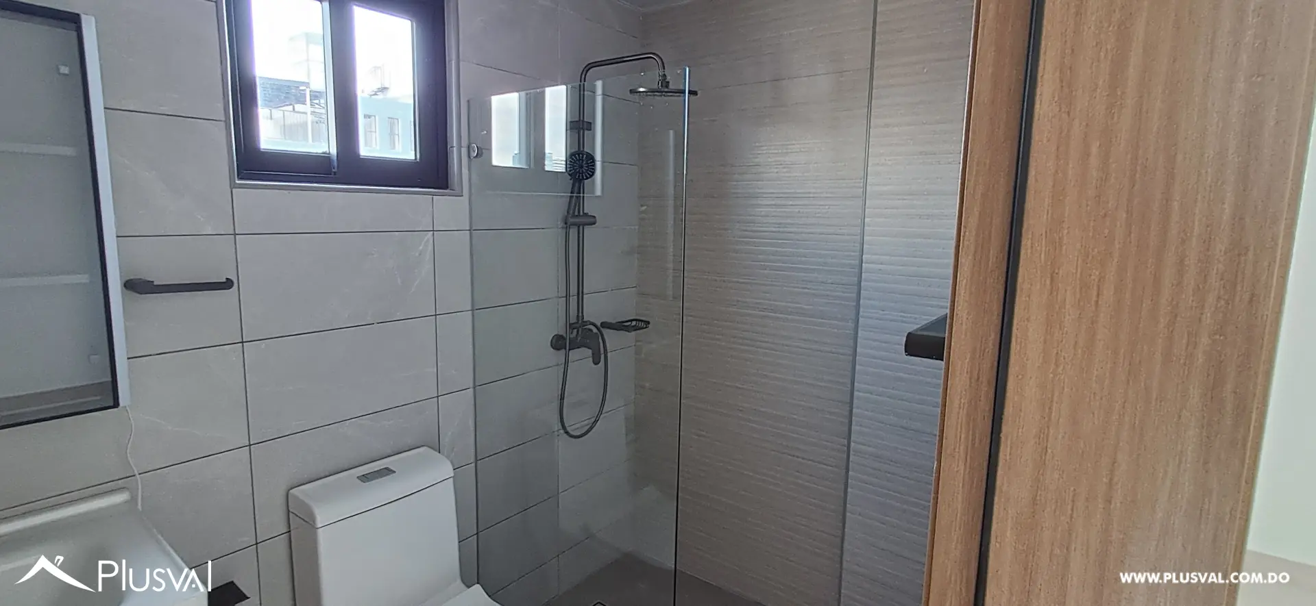 Apartamento en venta con vista despejada en Evaristo Morales 502944