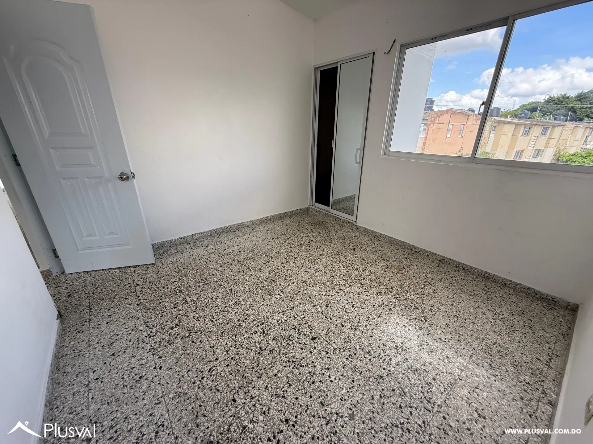 Apartamento tercer nivel en residencial para venta 464127