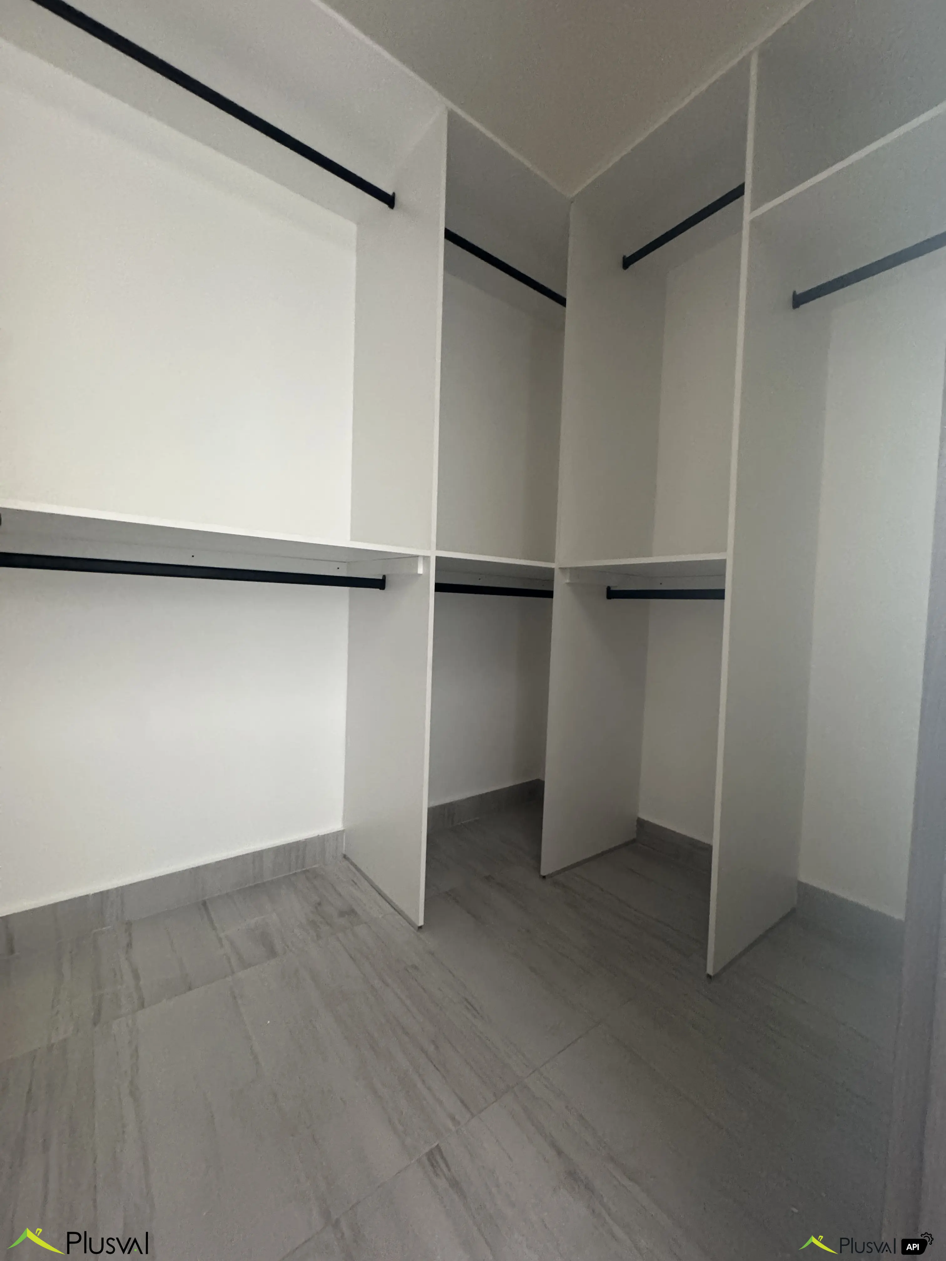Venta de apartamento  de 3 habitaciones y estudio en Evaristo Morales 451375