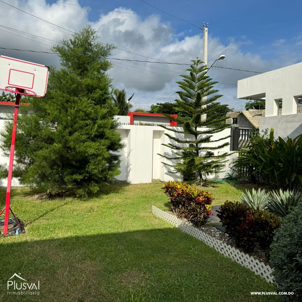 Casa con amplios espacios y moderno diseño en La Vega. 397686