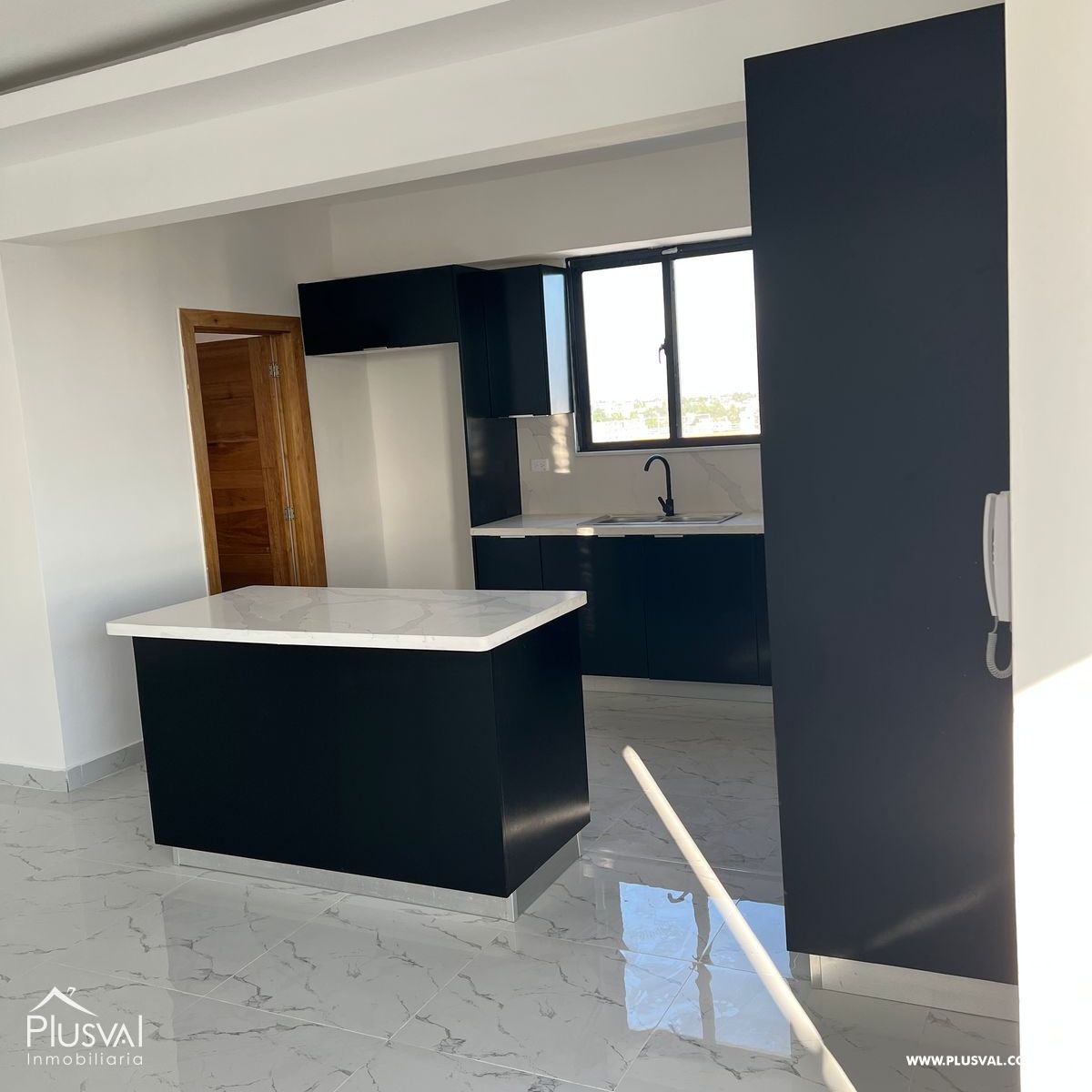 Descubre la comodidad y el estilo de vida en este hermoso apartamento 445155