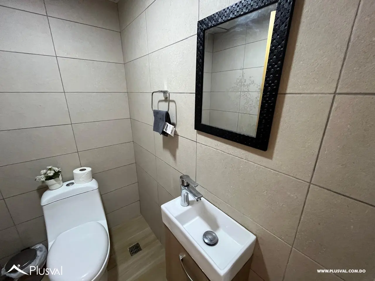 Hermoso apartamento en alquiler amueblado en Evaristo Morales 529268