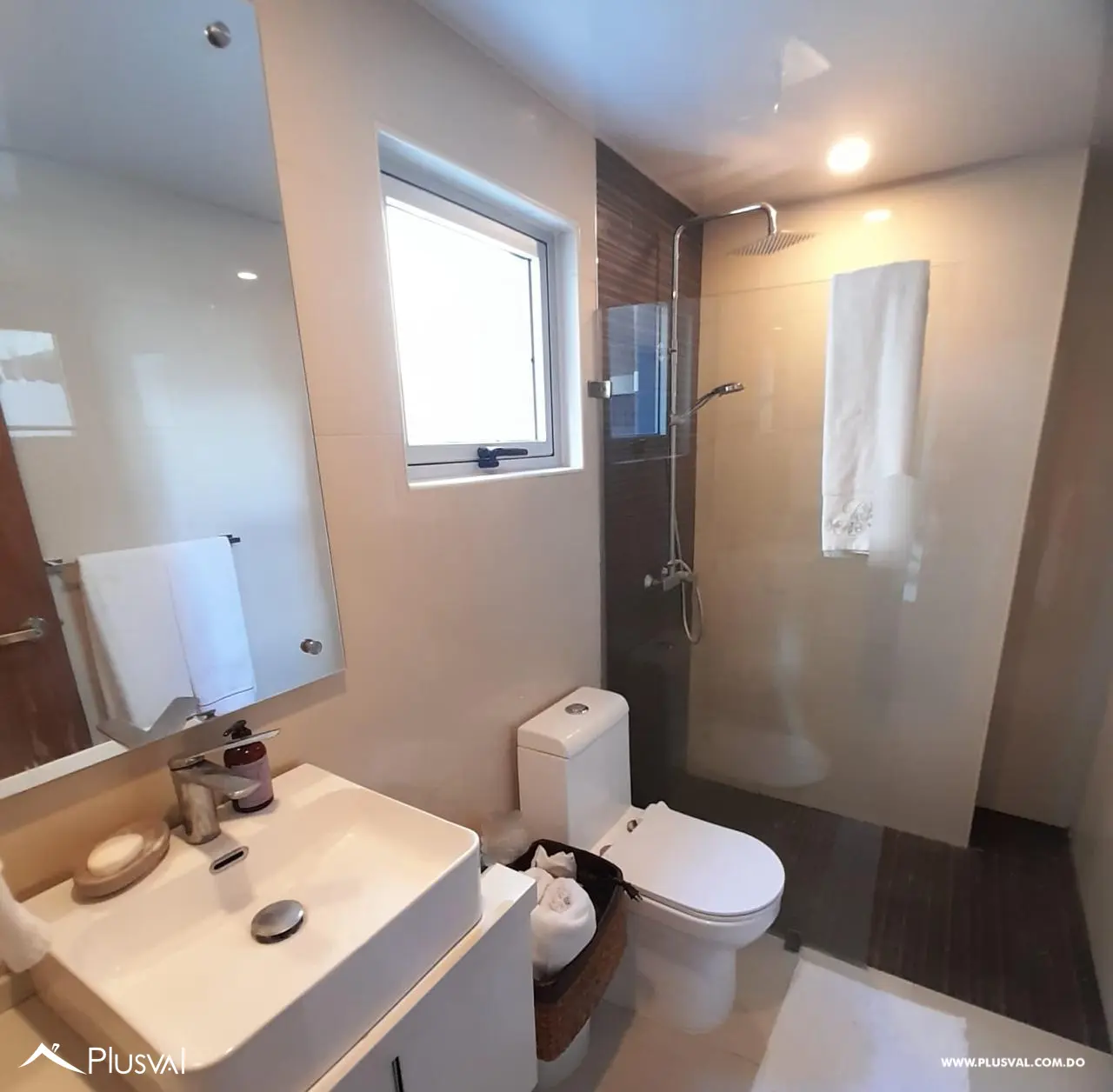 Apartamento en venta con amplios espacios, excelente iluminación natural y amenidades completas 476944