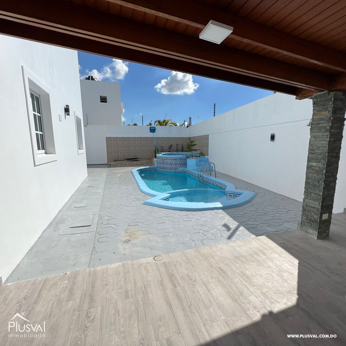 Hermosa residencia privada ubicada en los Llanos de Gurabo 200796